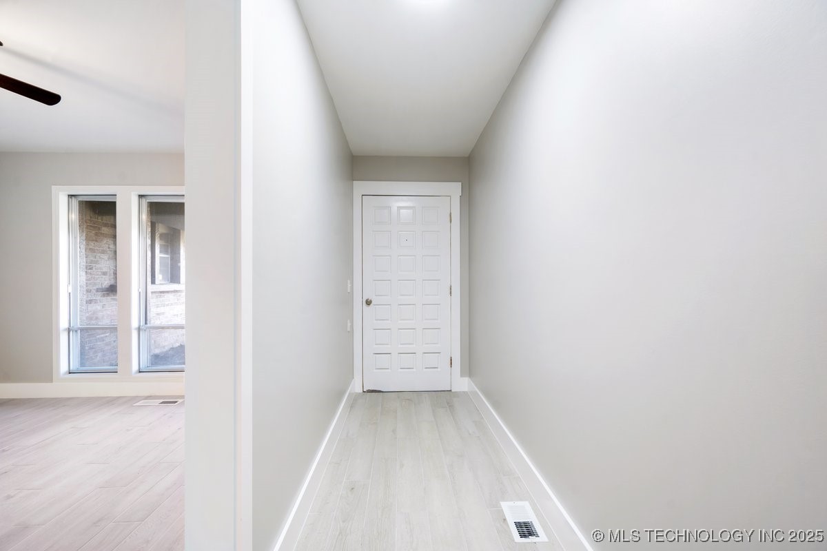 10918 E 28th Place Property Photo 3