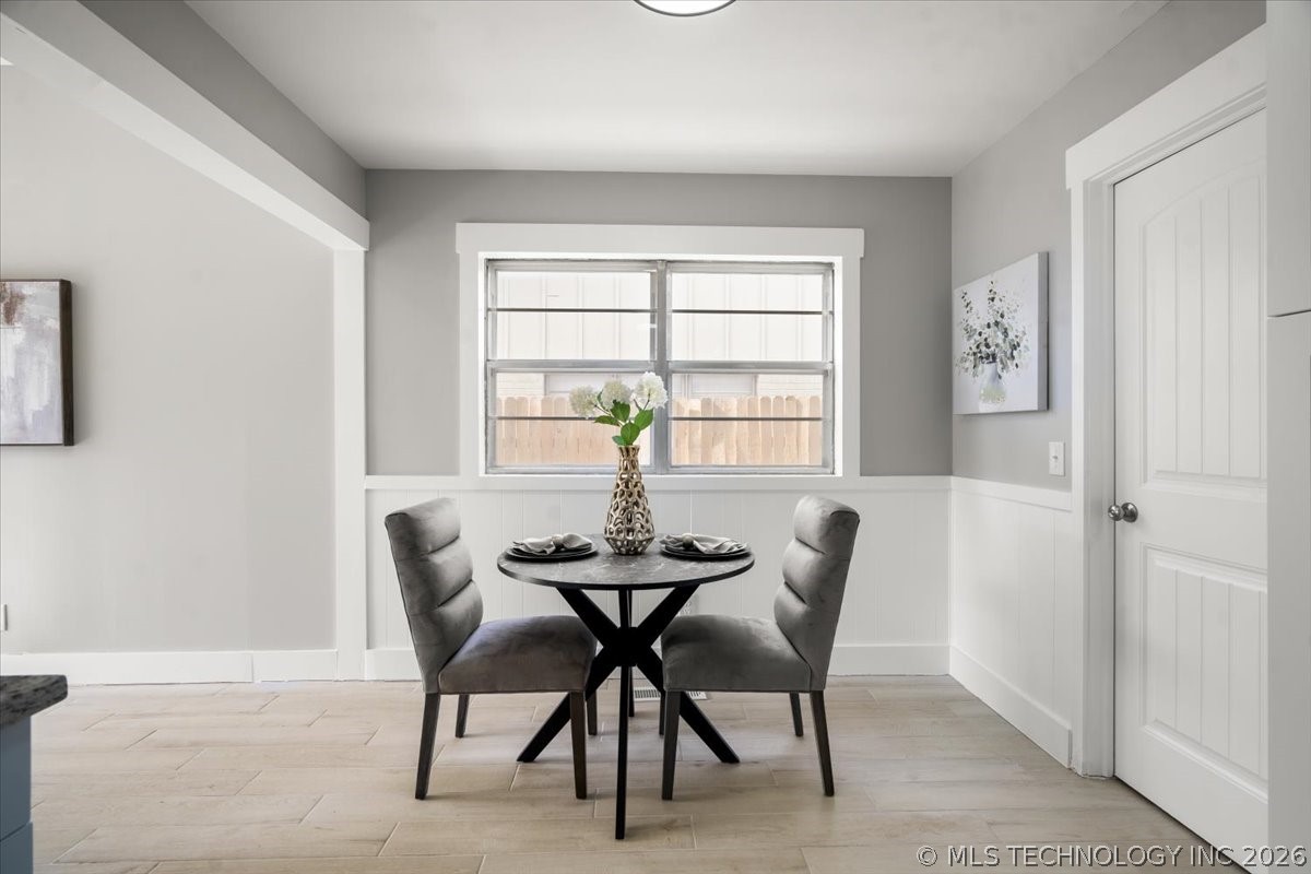 10918 E 28th Place Property Photo 6