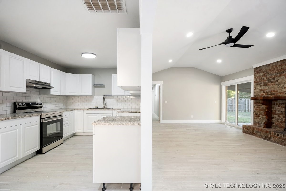 10918 E 28th Place Property Photo 7