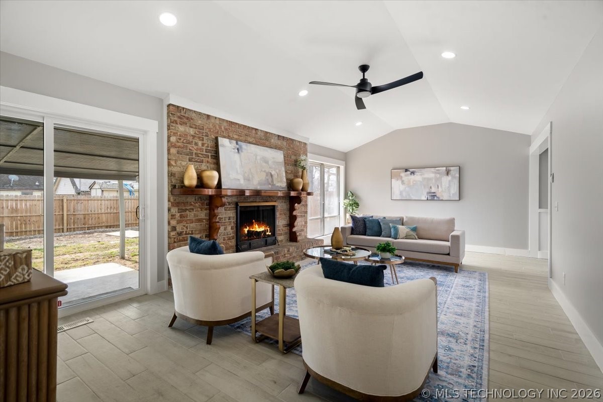 10918 E 28th Place Property Photo 8