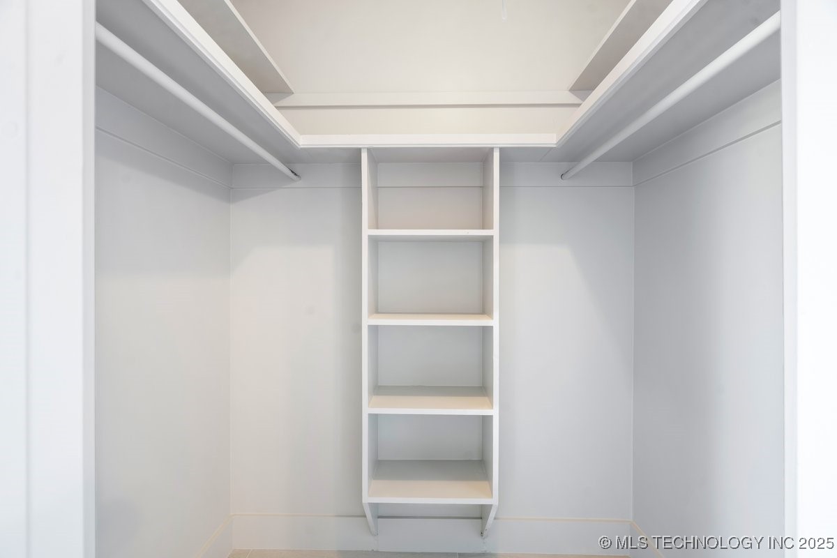 10918 E 28th Place Property Photo 15