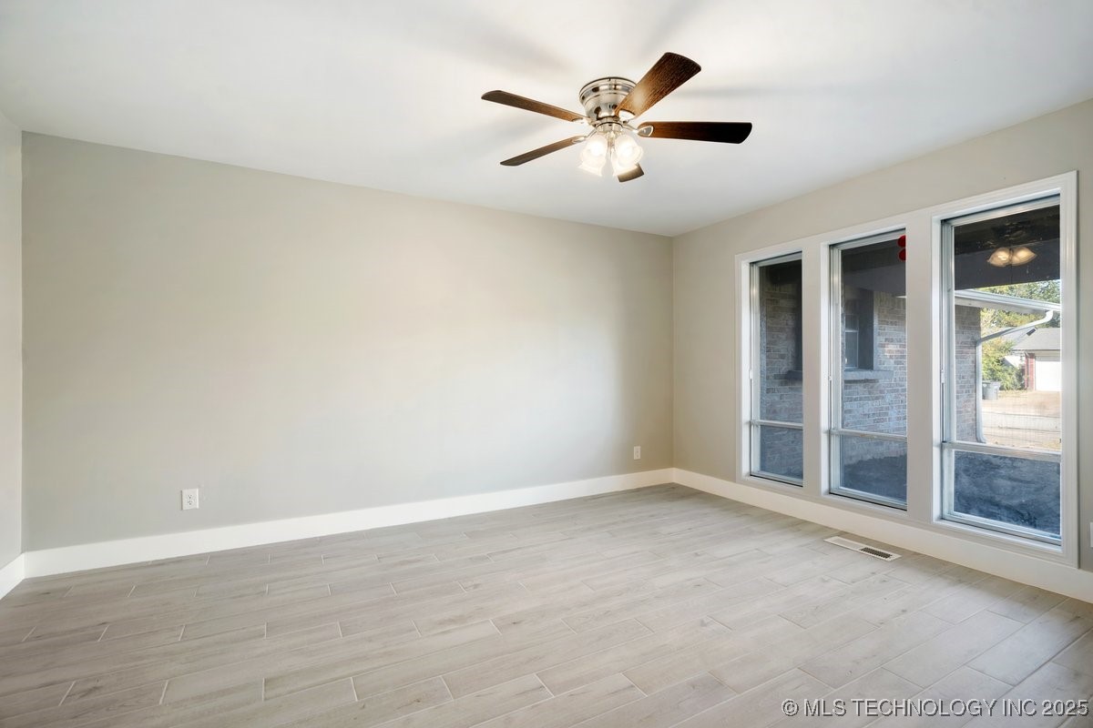 10918 E 28th Place Property Photo 19