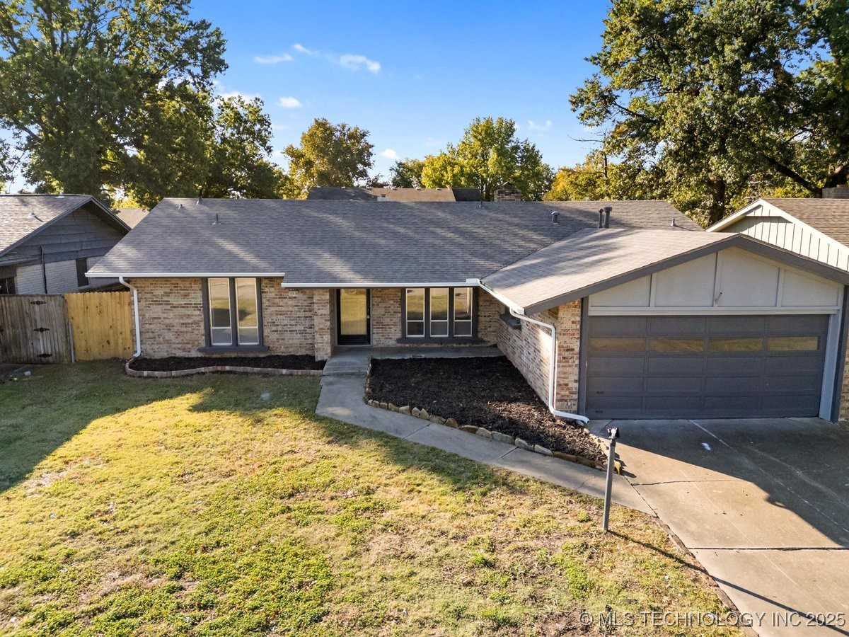 10918 E 28th Place Property Photo 24