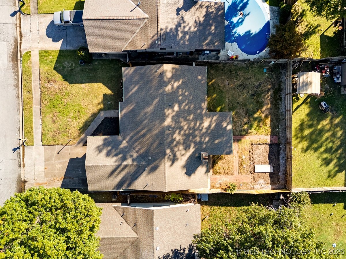 10918 E 28th Place Property Photo 25