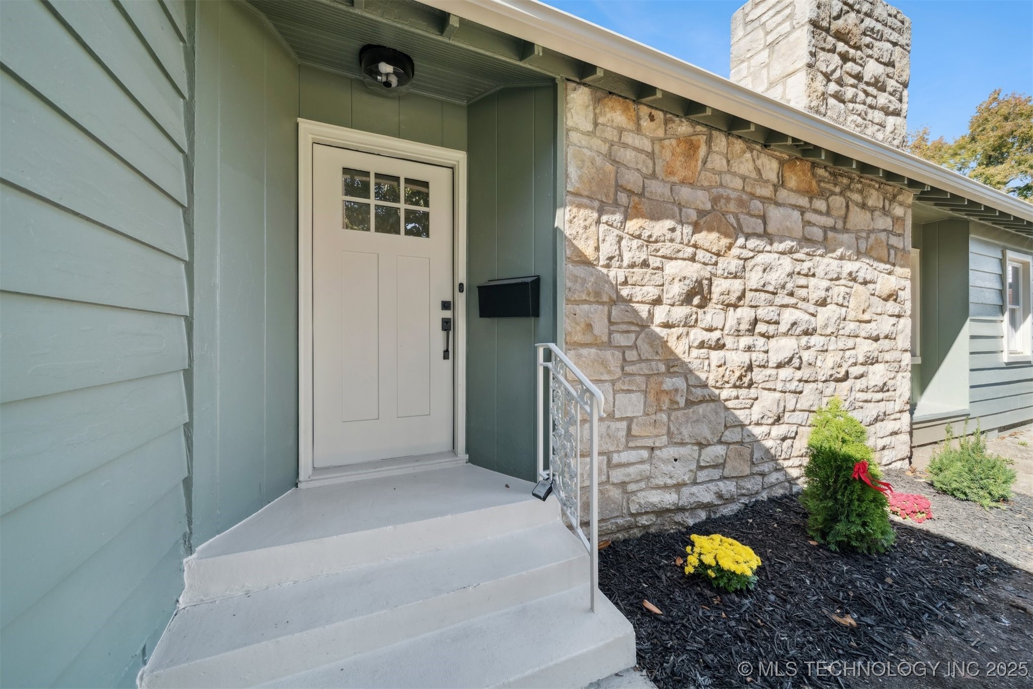 1622 N Cheyenne Avenue Property Photo 2