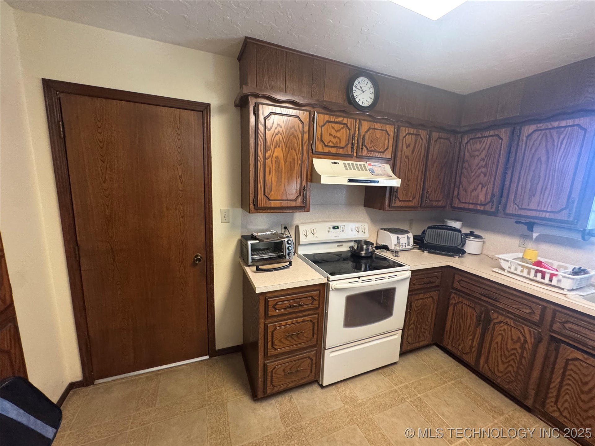 15902 County Road 3535 Property Photo 6