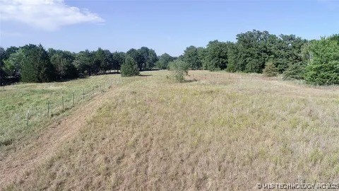 1220 Freedom Property Photo 2