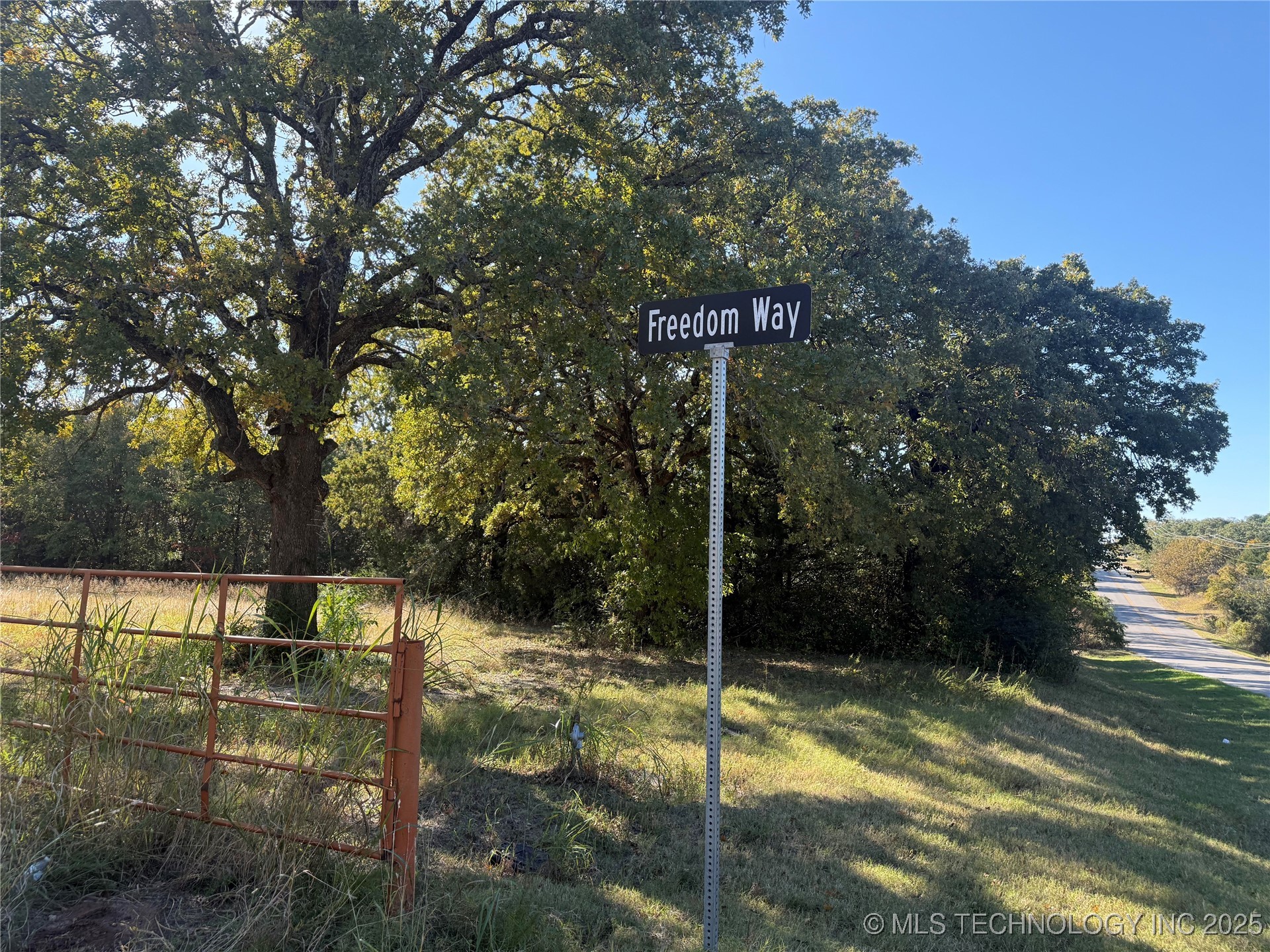 1220 Freedom Property Photo 7