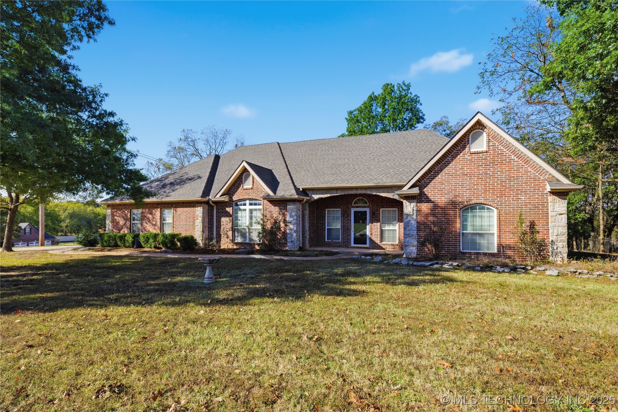 10906 S Mulberry Avenue Property Photo 1