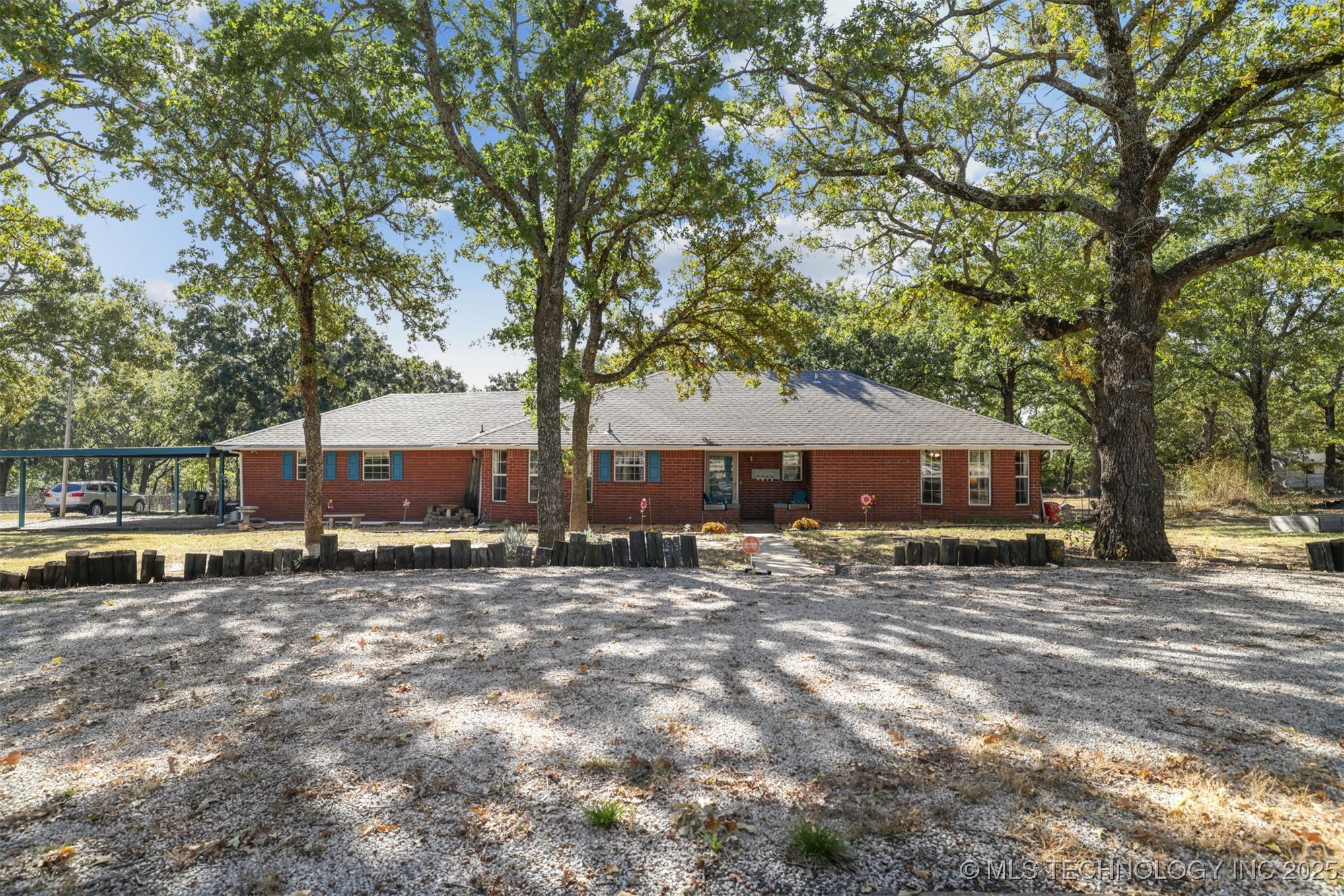 4042 3rd Ne Property Photo 1