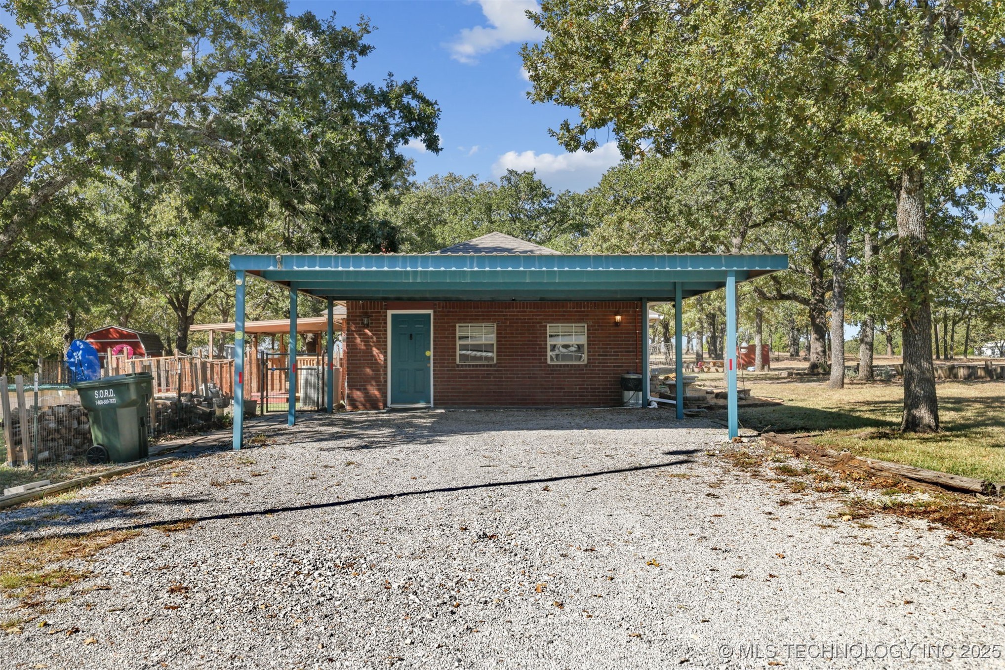 4042 3rd Ne Property Photo 3