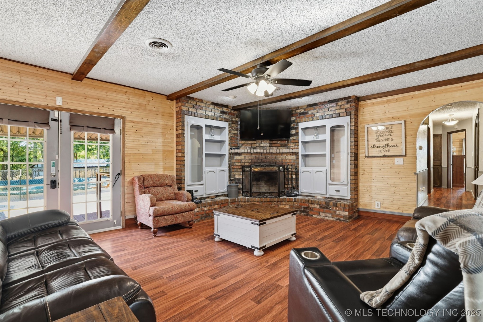 4042 3rd Ne Property Photo 7