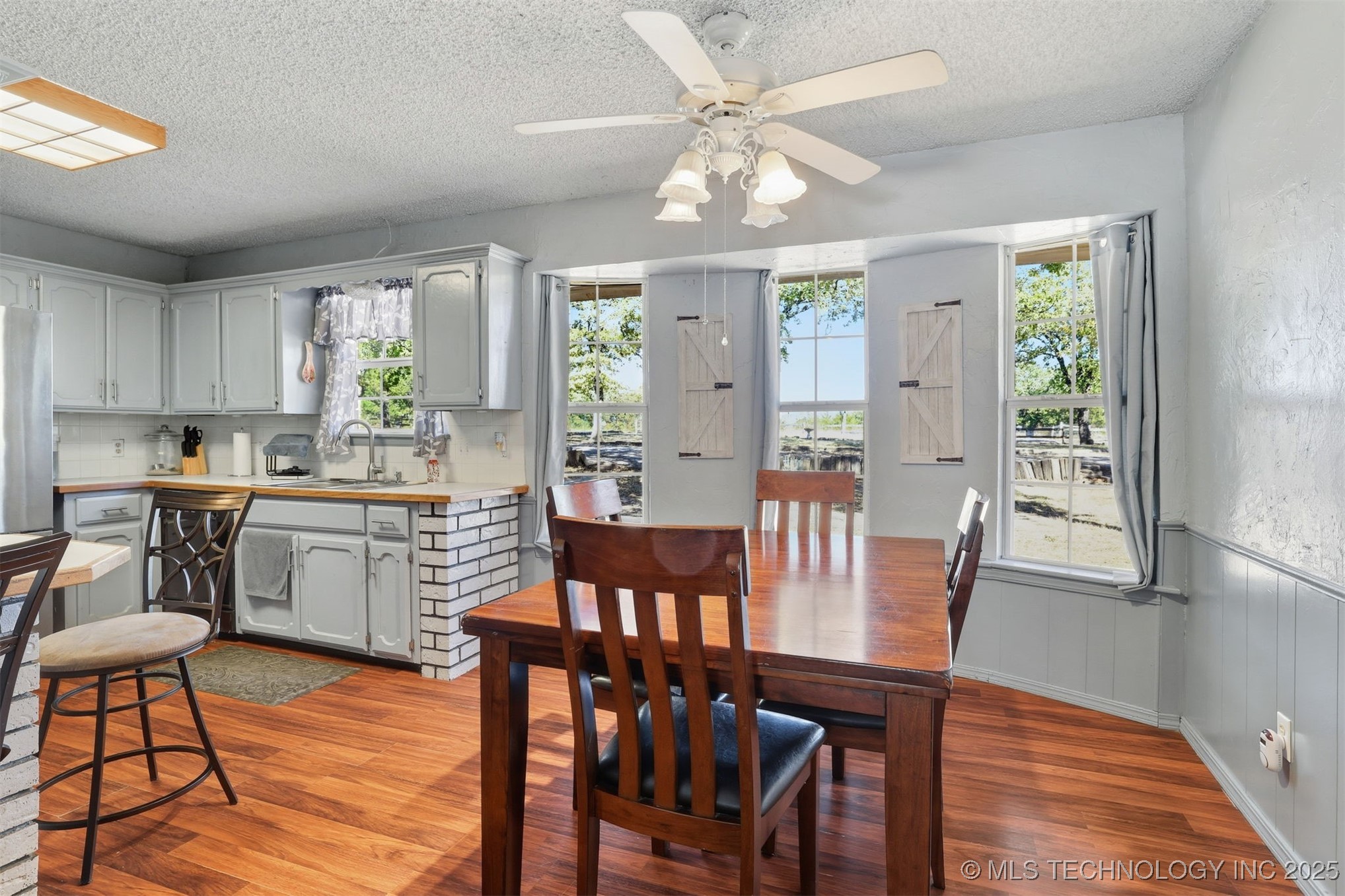 4042 3rd Ne Property Photo 10