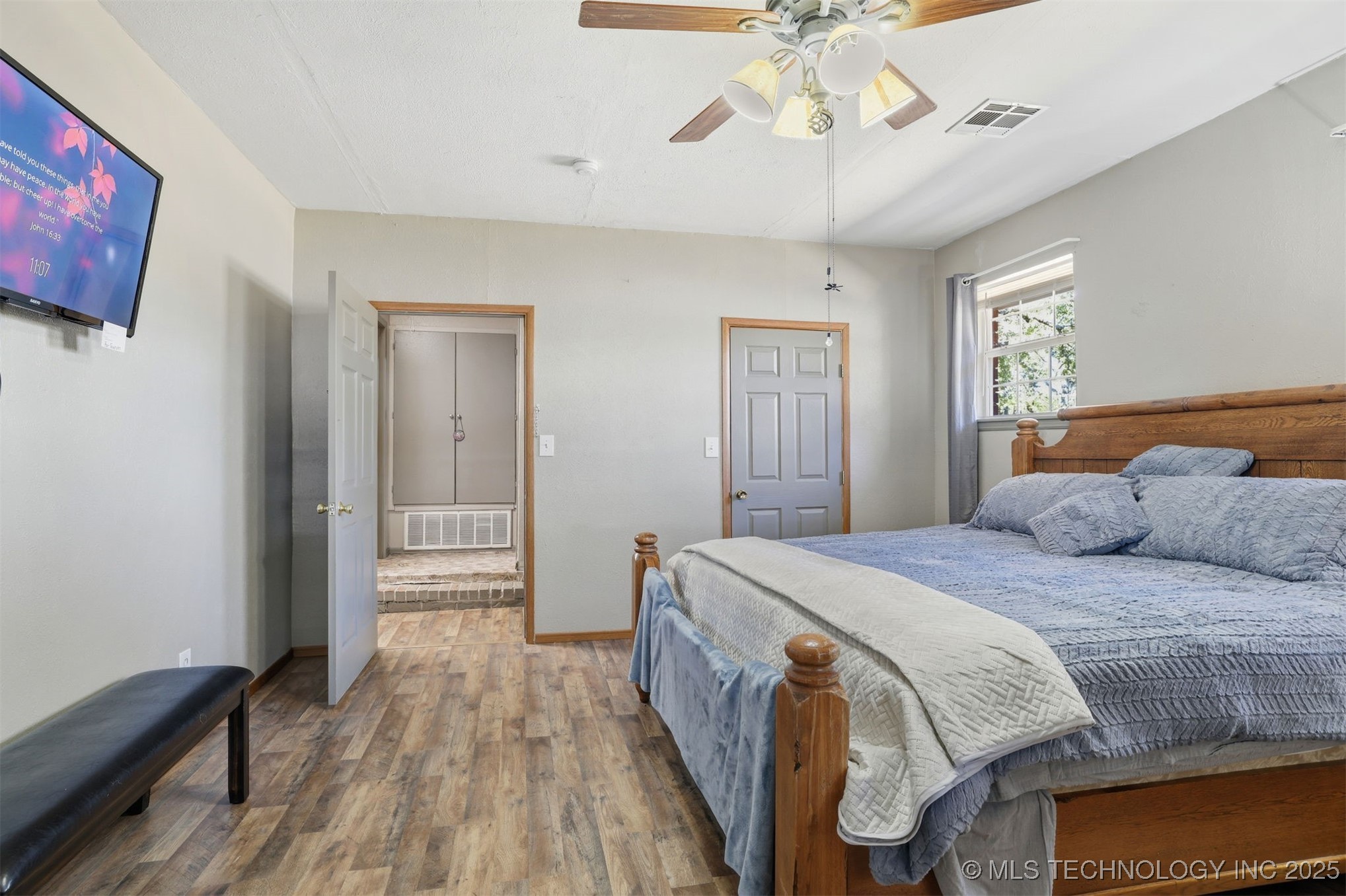 4042 3rd Ne Property Photo 14