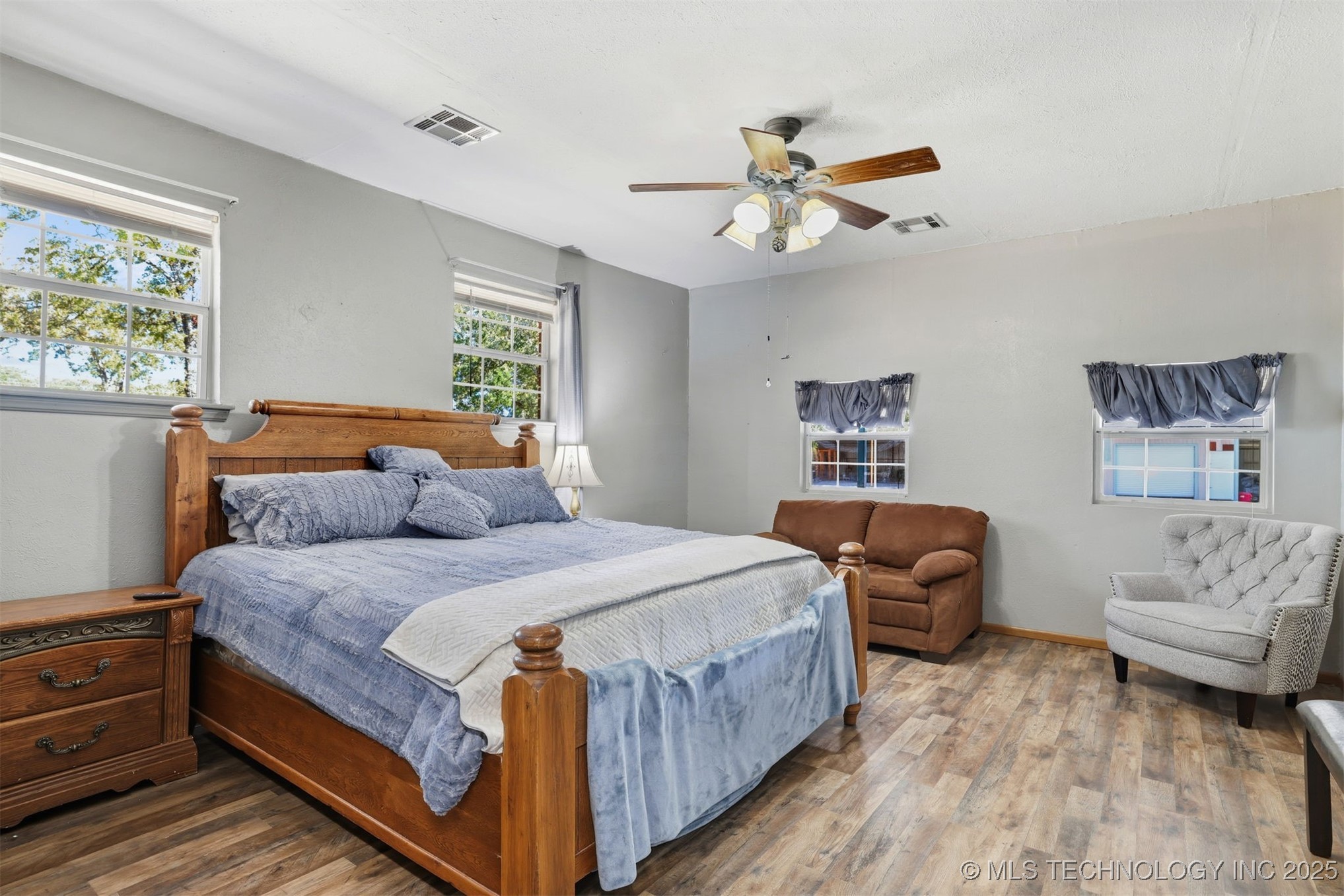 4042 3rd Ne Property Photo 15