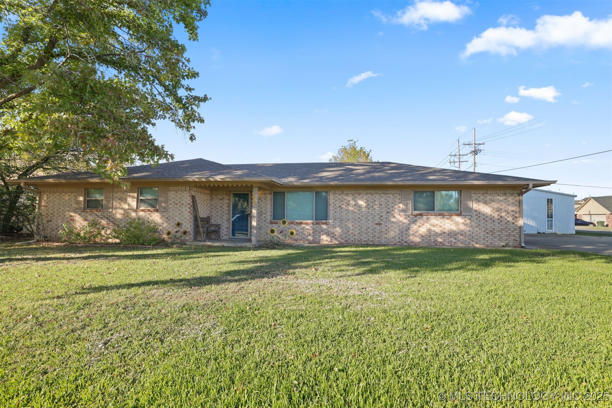 300 Michelle Property Photo 2