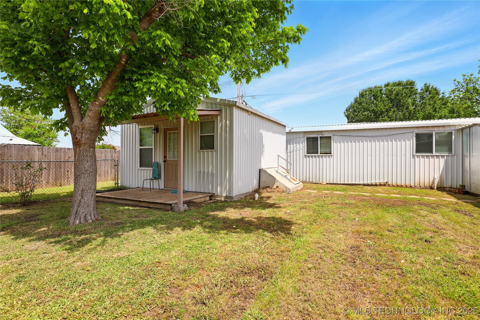 300 Michelle Property Photo 5