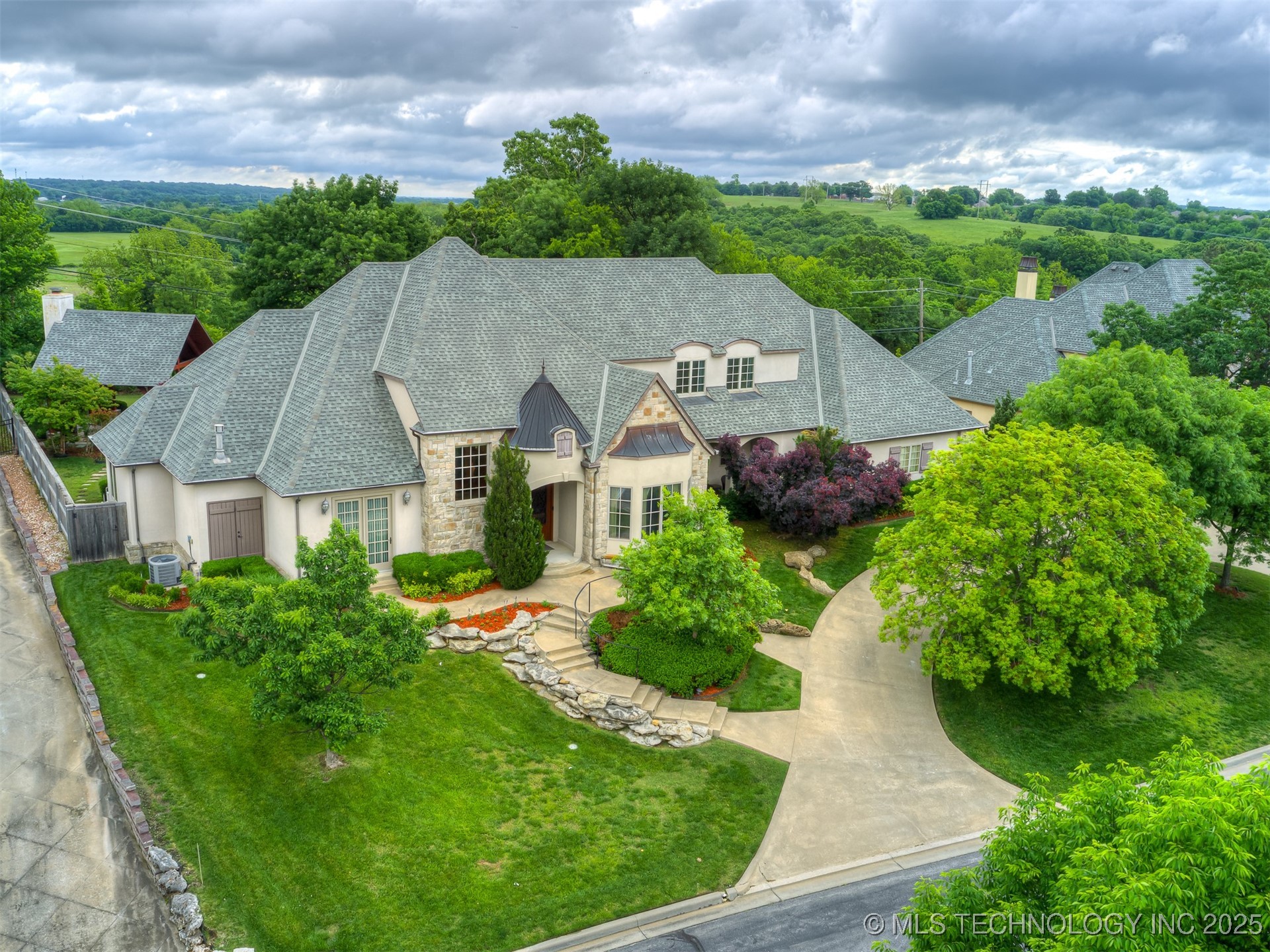 10625 S Forest Avenue Property Photo 1