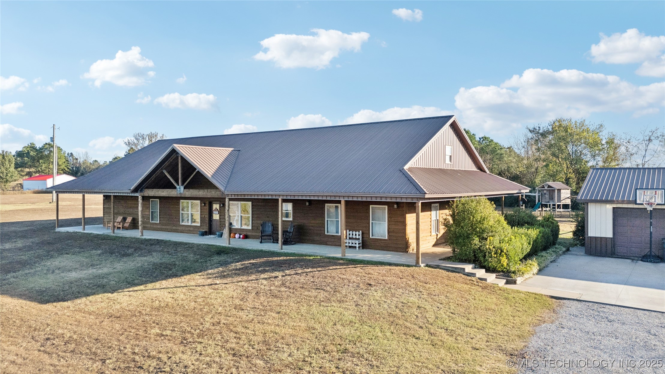 19300 E 590 Road Property Photo 2