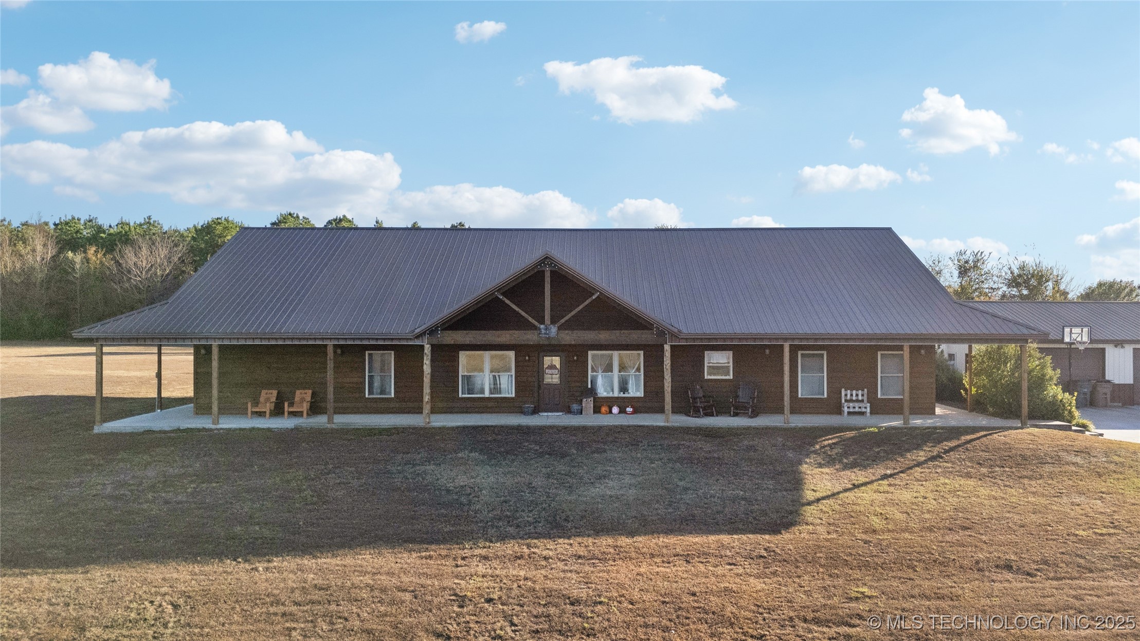 19300 E 590 Road Property Photo 5