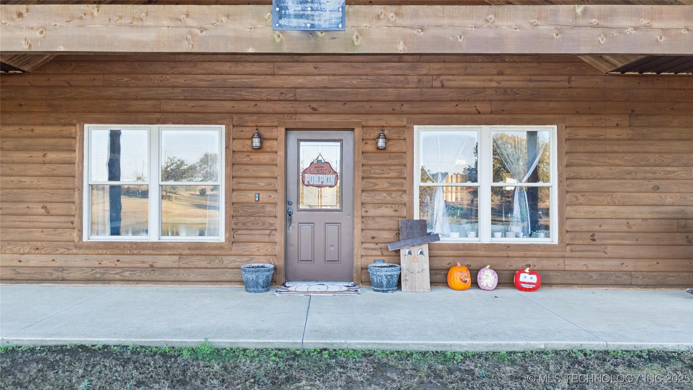 19300 E 590 Road Property Photo 6