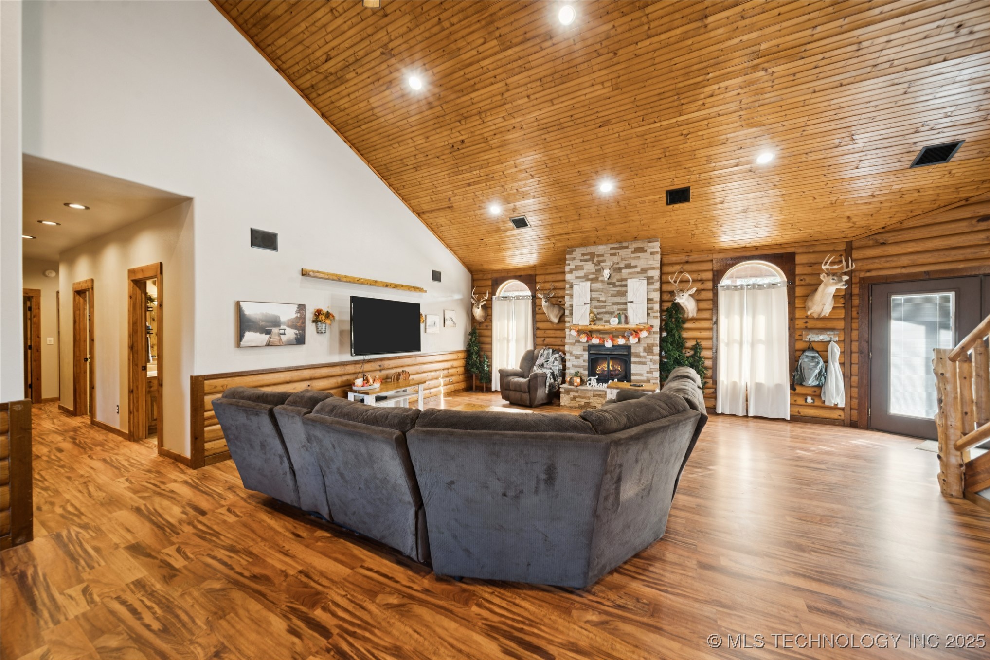 19300 E 590 Road Property Photo 9