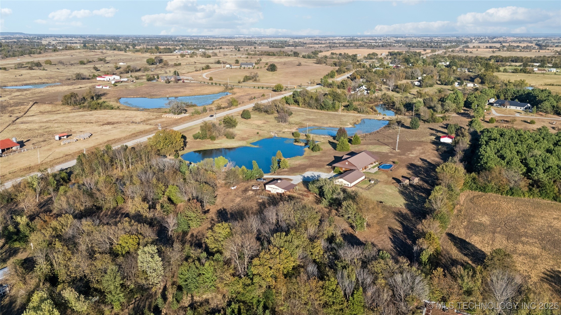 19300 E 590 Road Property Photo 44