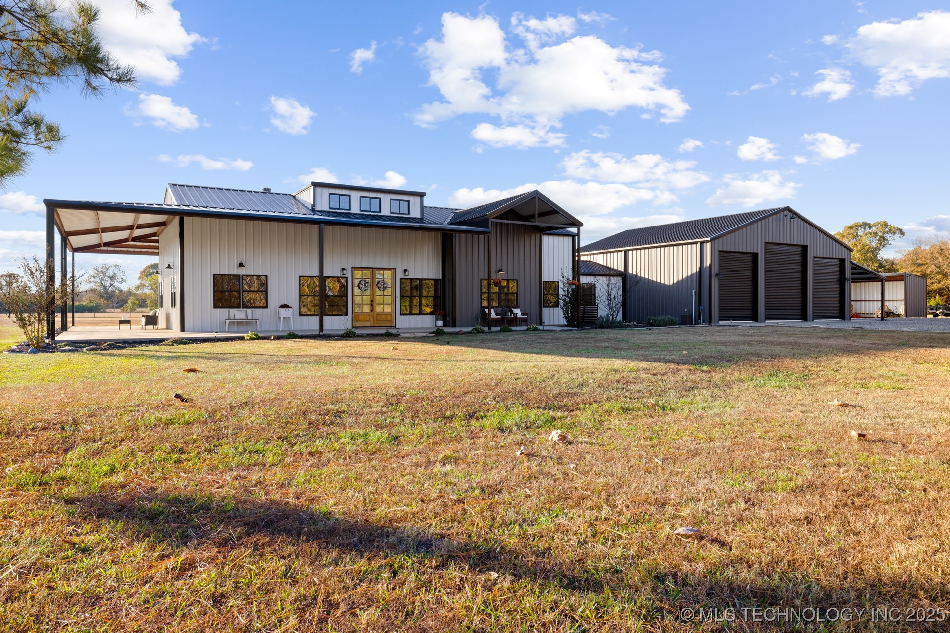 986 N 4430 Road Property Photo 1