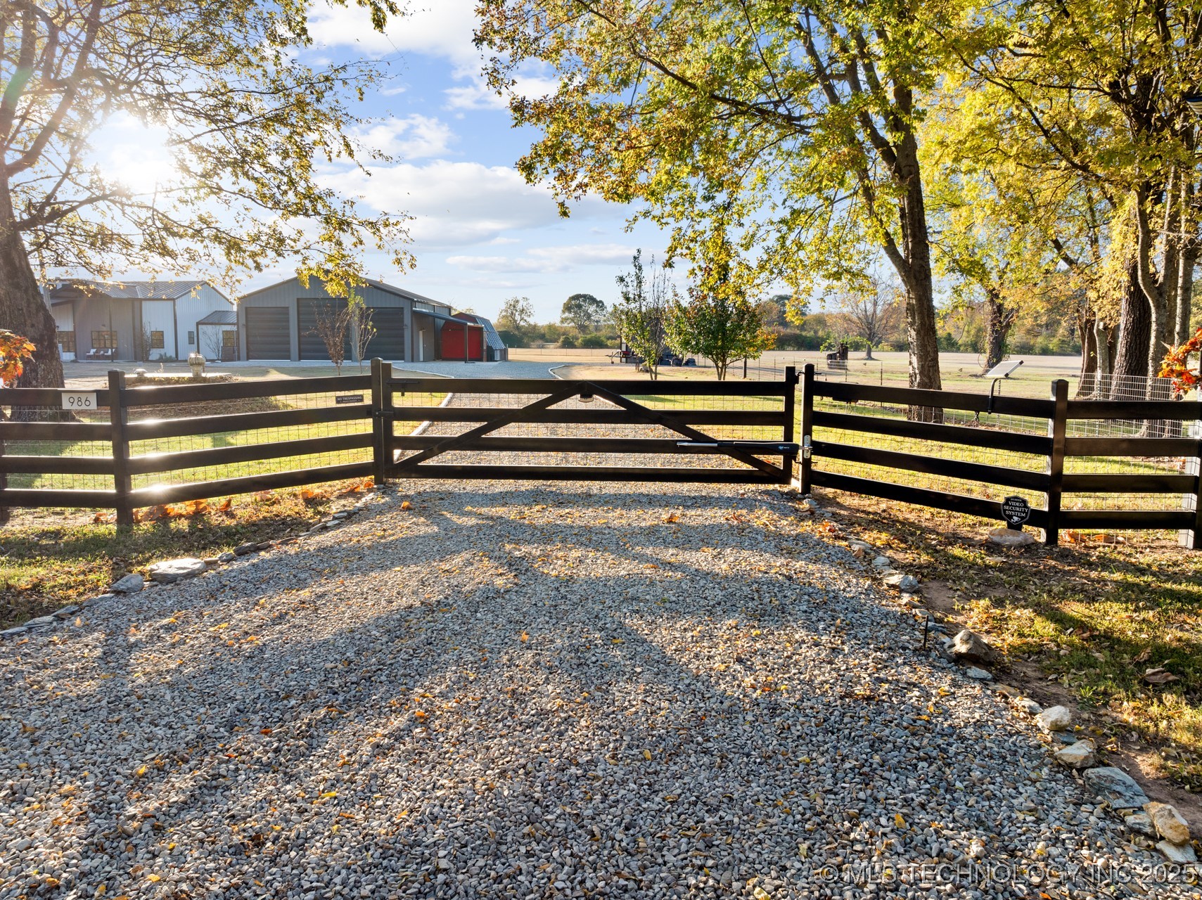 986 N 4430 Road Property Photo 2