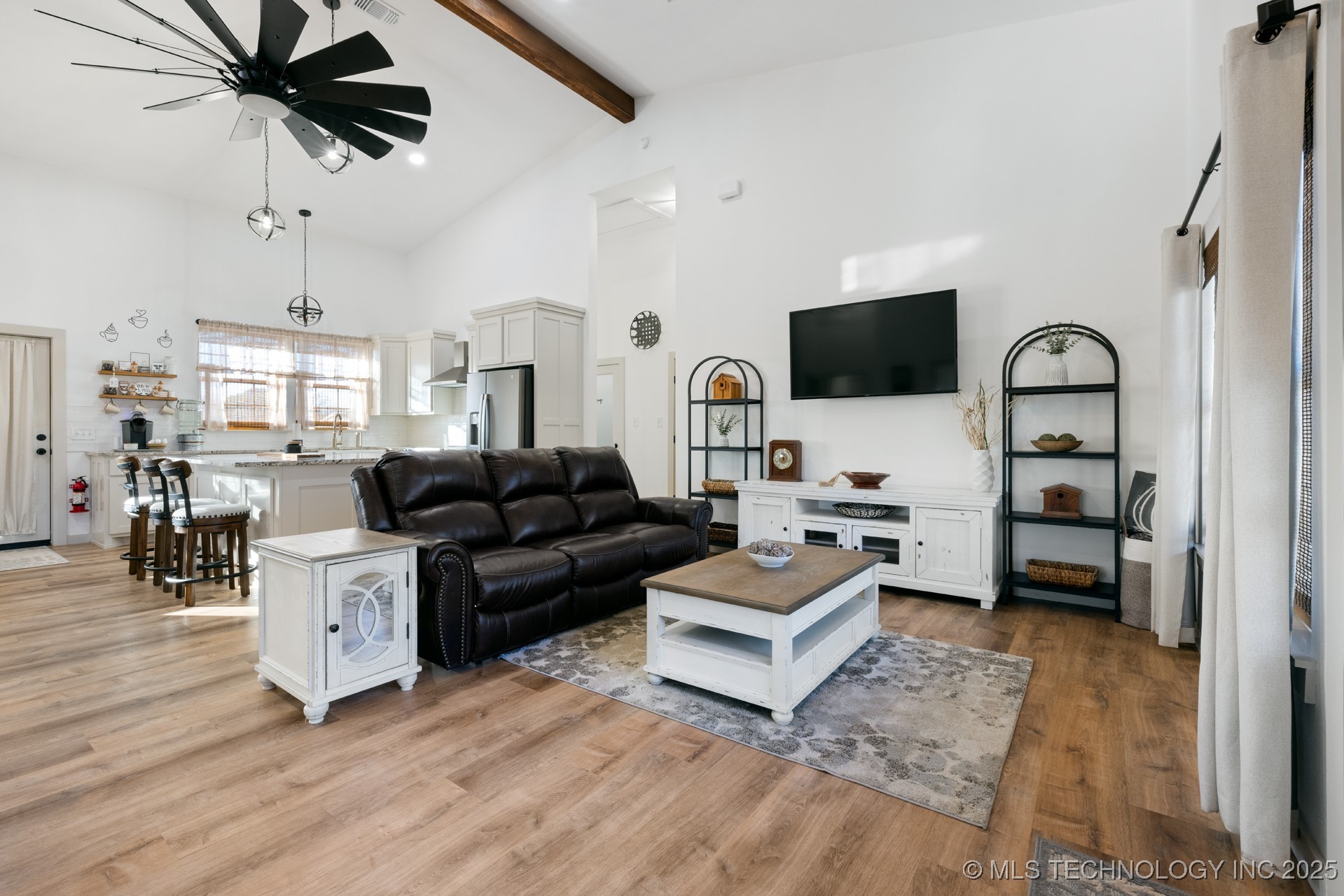 986 N 4430 Road Property Photo 3