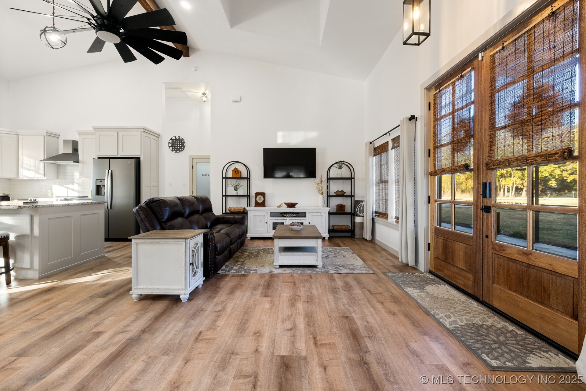 986 N 4430 Road Property Photo 4