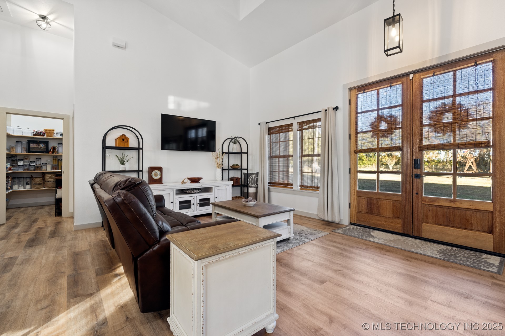 986 N 4430 Road Property Photo 6