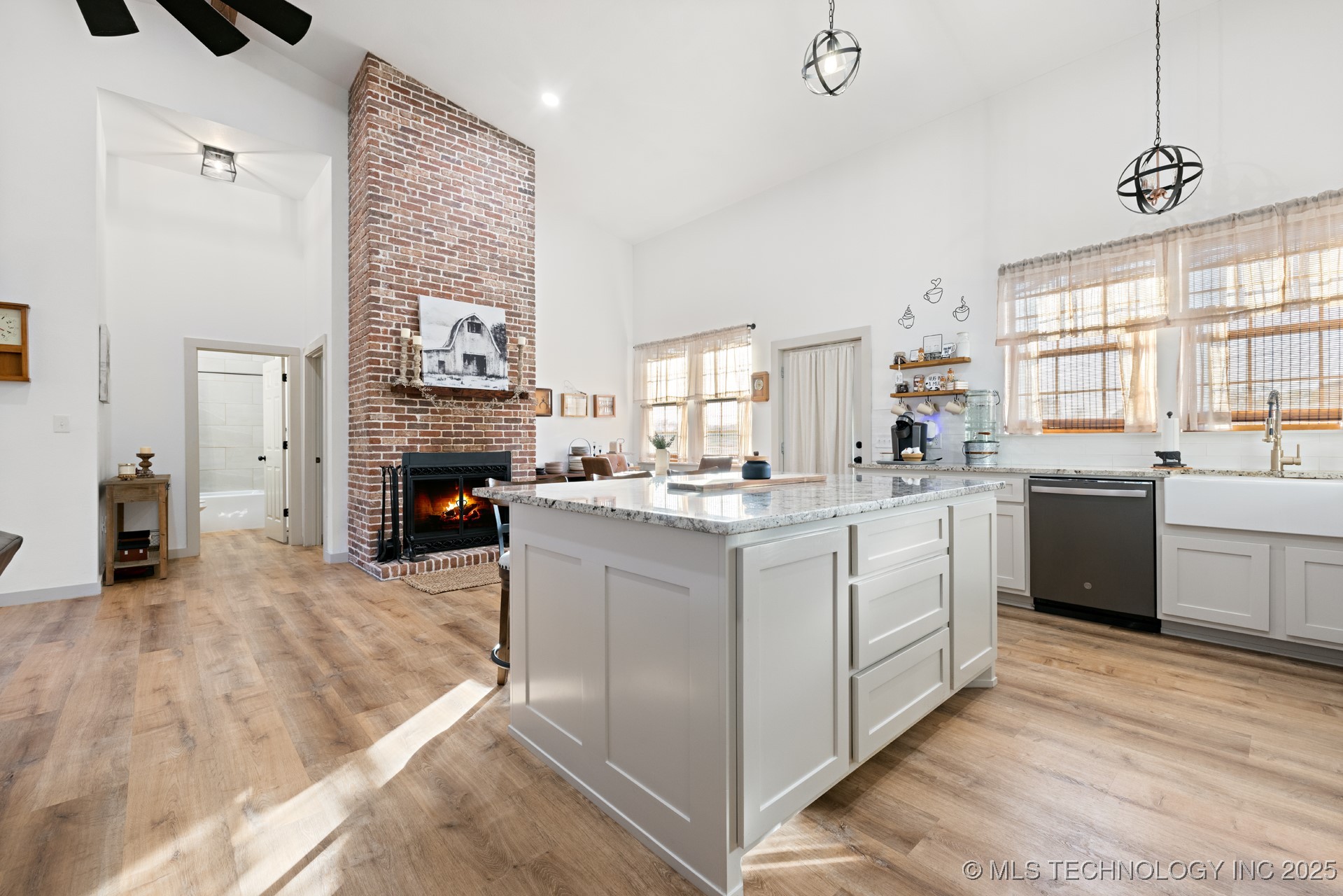 986 N 4430 Road Property Photo 9