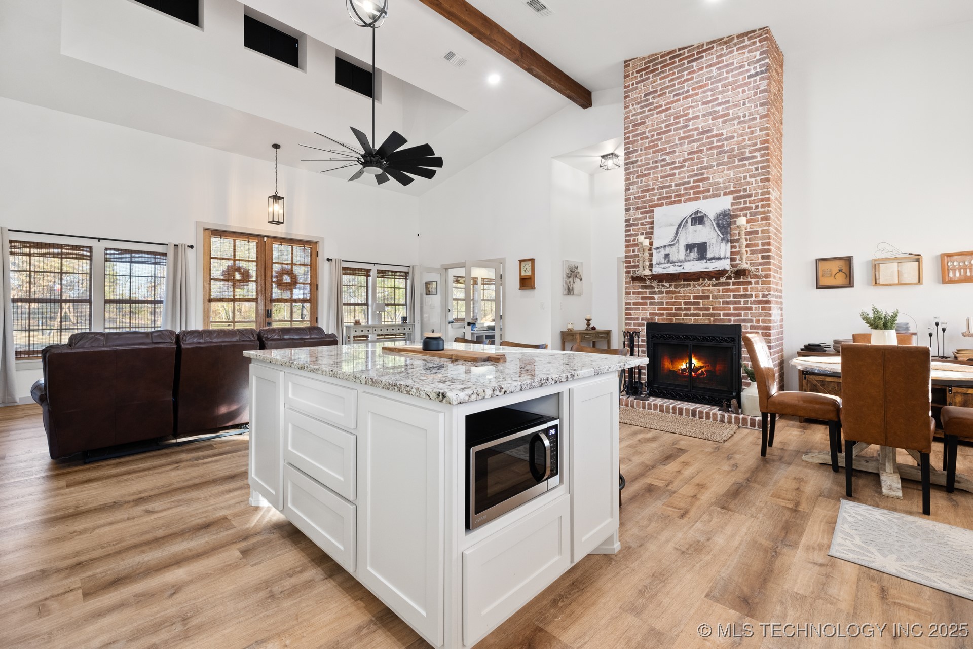 986 N 4430 Road Property Photo 16