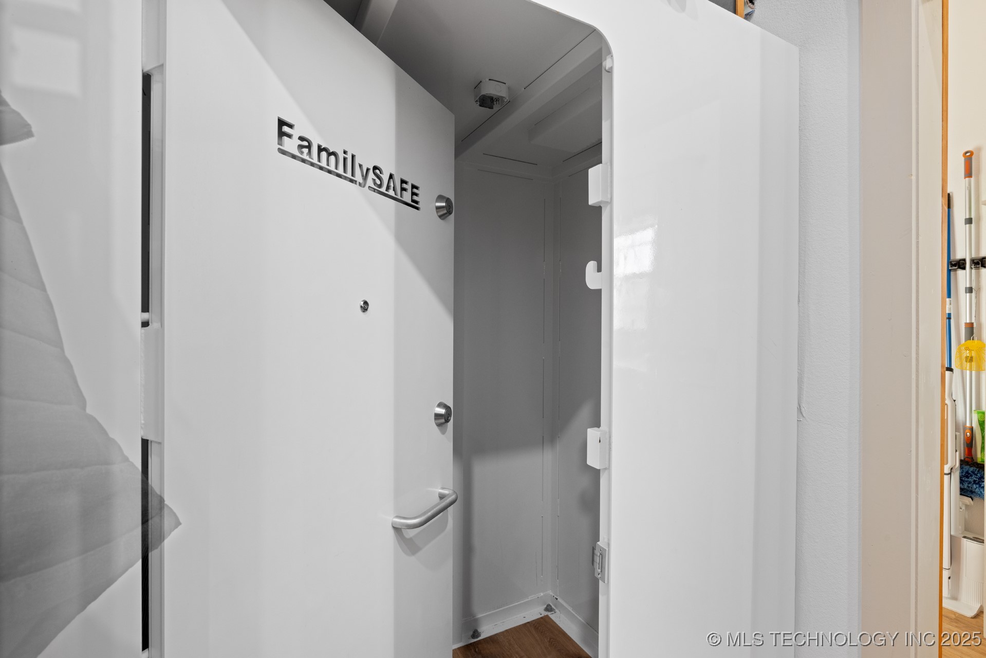 986 N 4430 Road Property Photo 42