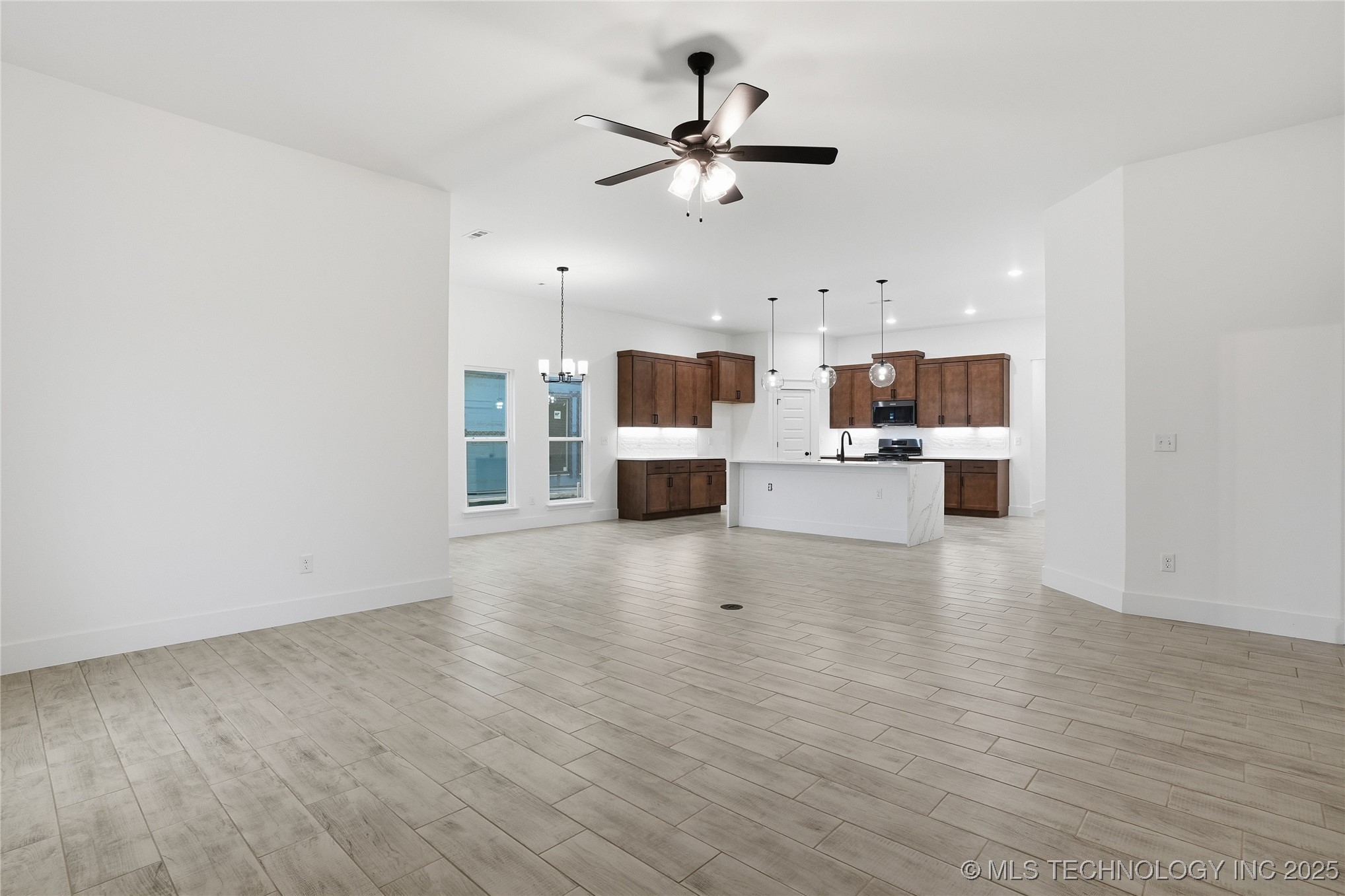 2069 E 130th Street S Property Photo 12