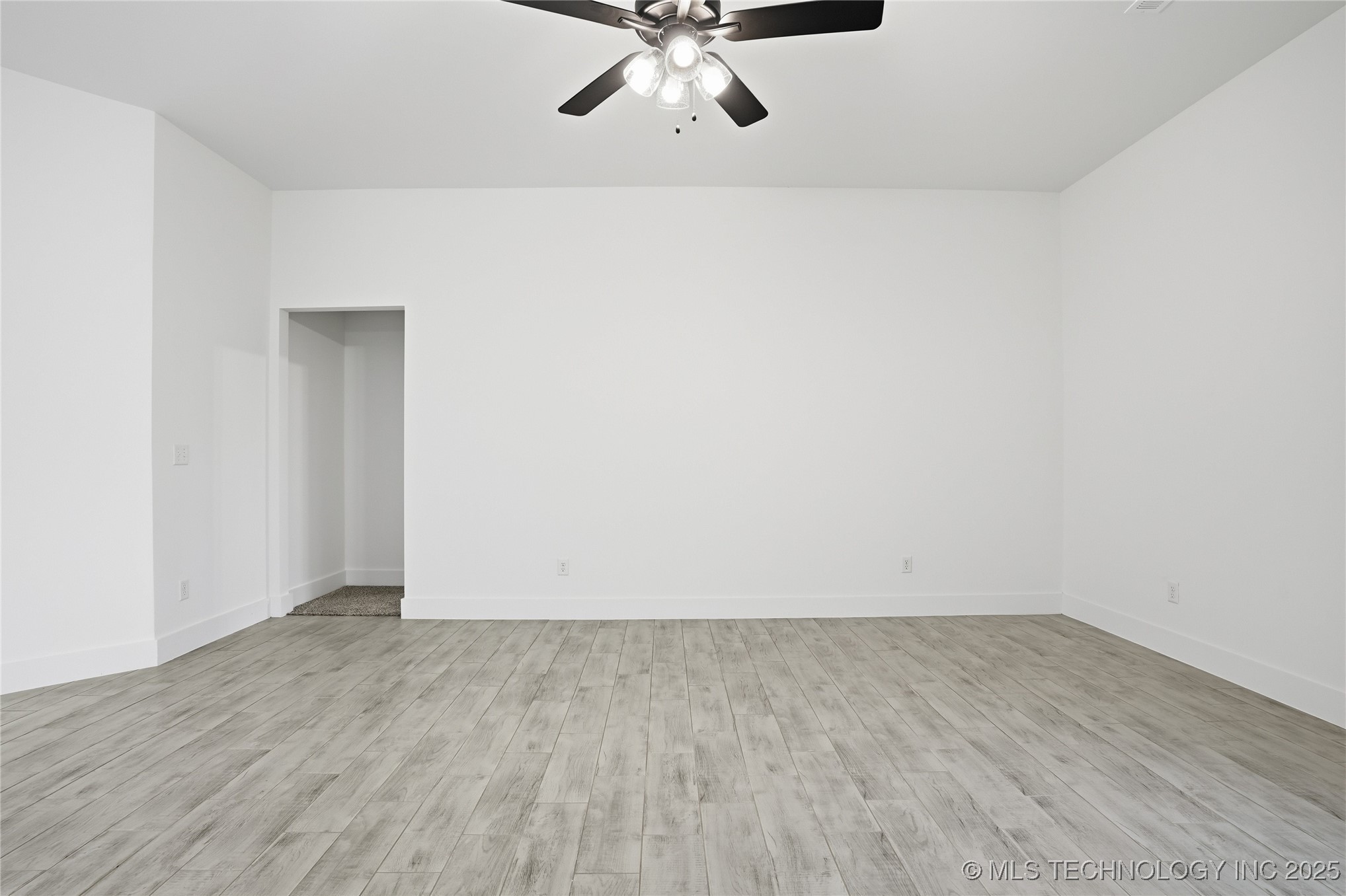 2069 E 130th Street S Property Photo 14