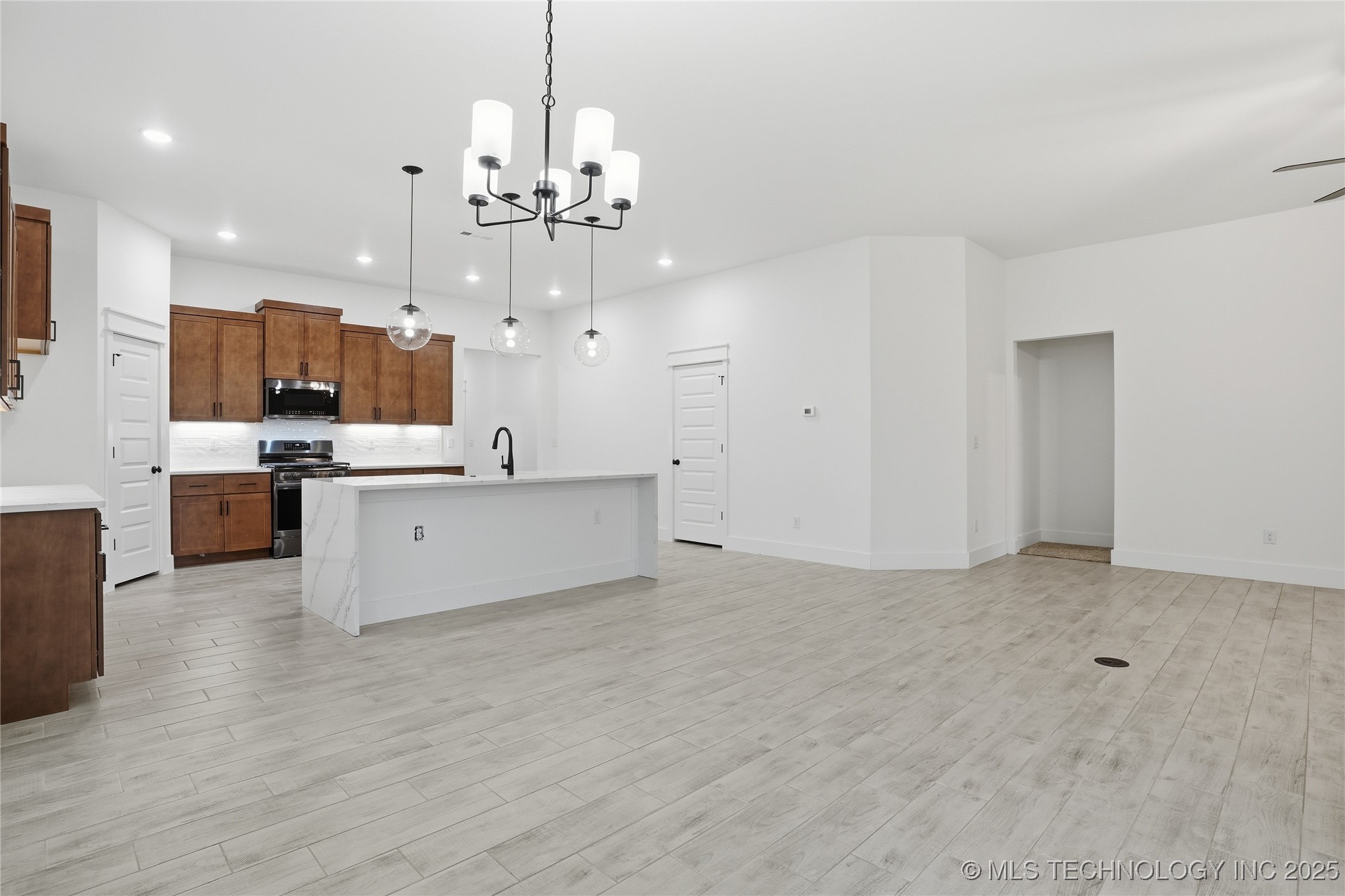 2069 E 130th Street S Property Photo 16