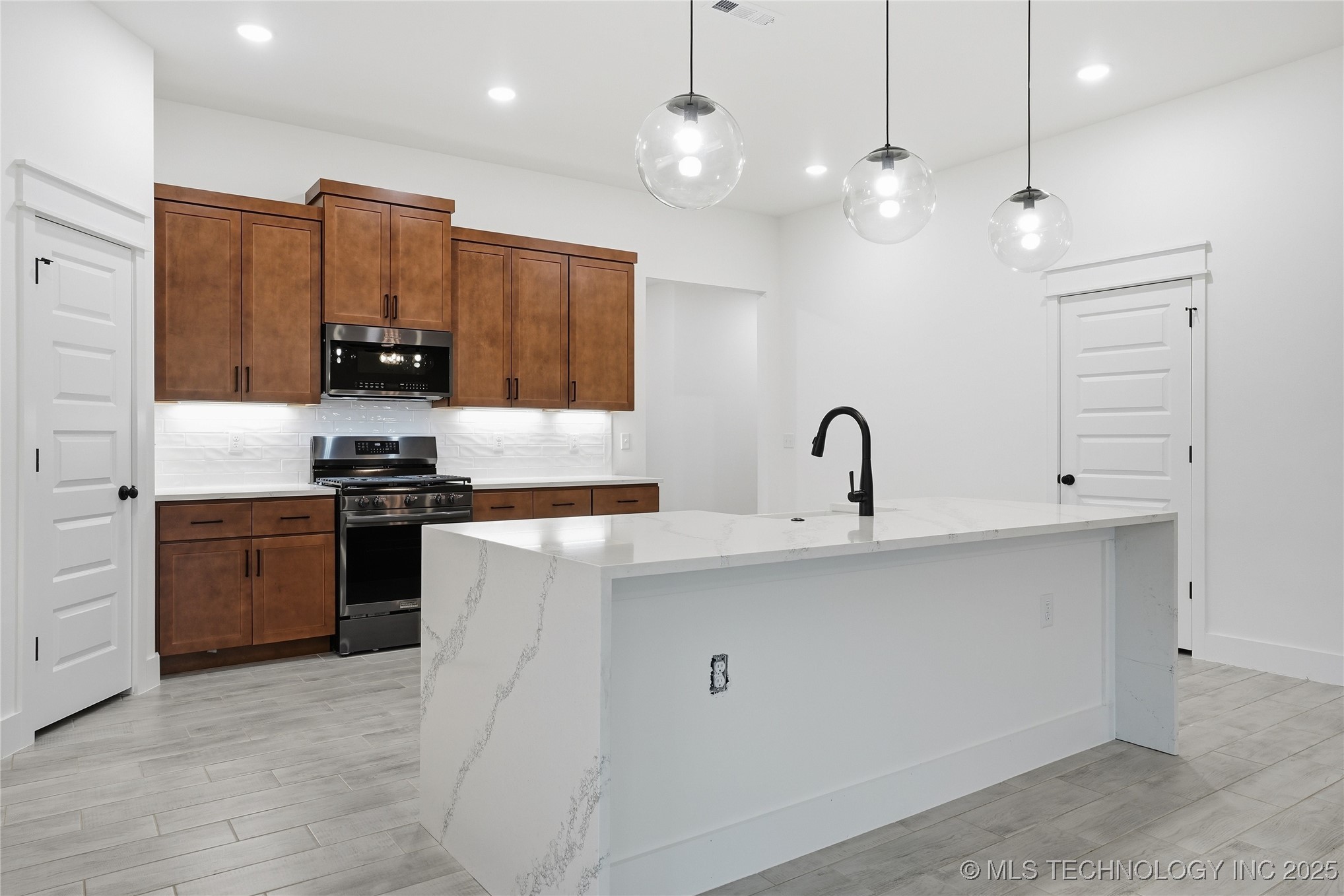 2069 E 130th Street S Property Photo 17