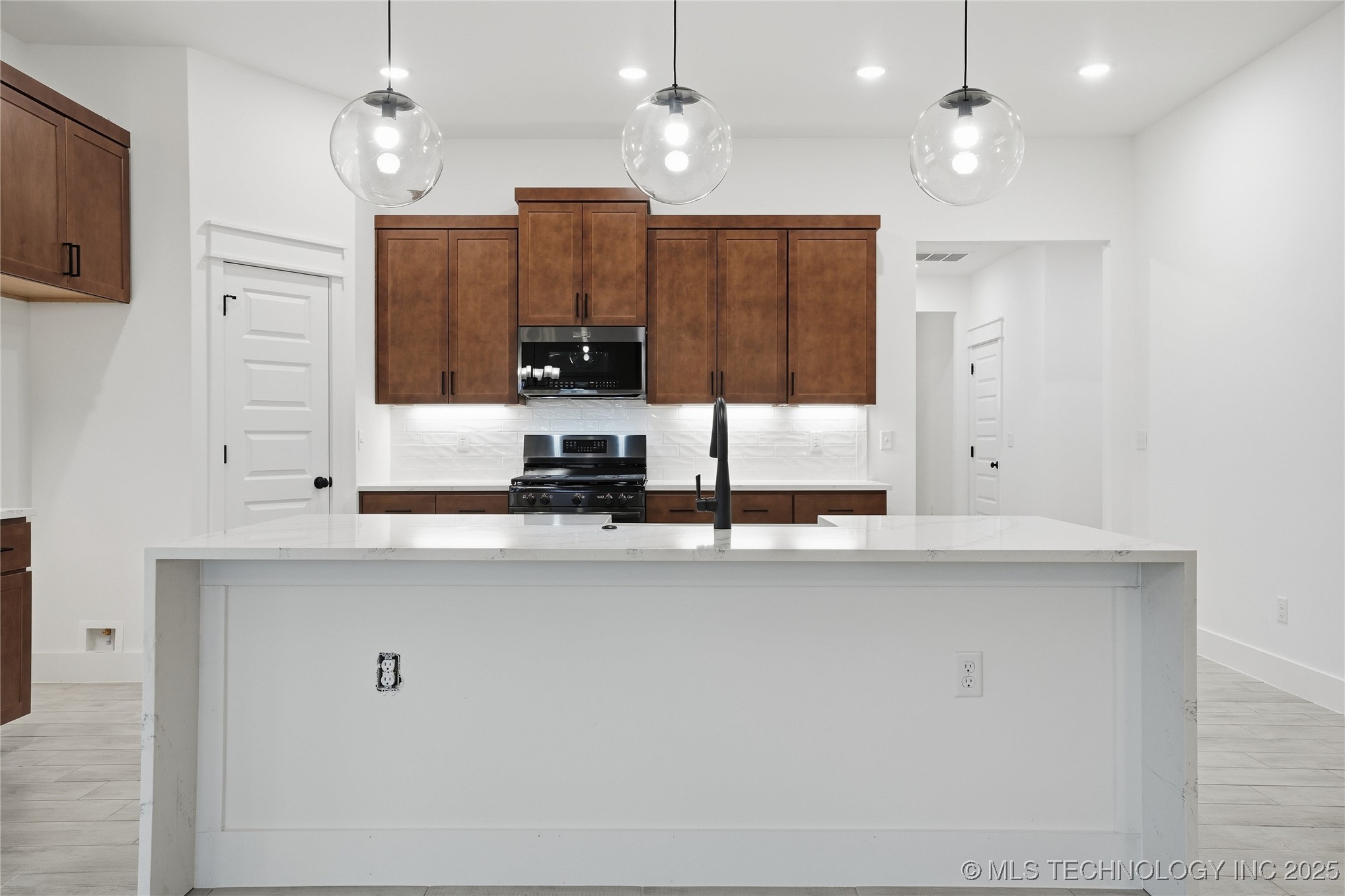 2069 E 130th Street S Property Photo 18