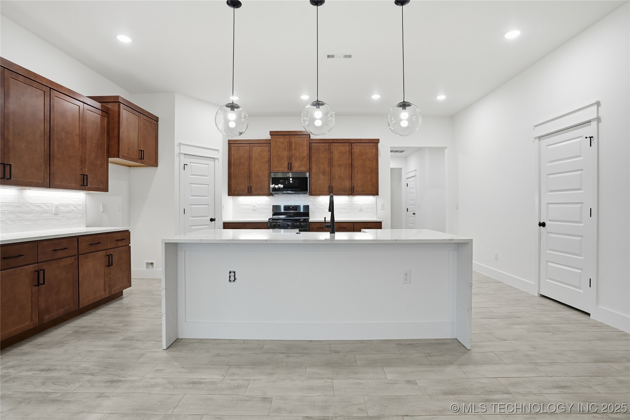 2069 E 130th Street S Property Photo 19