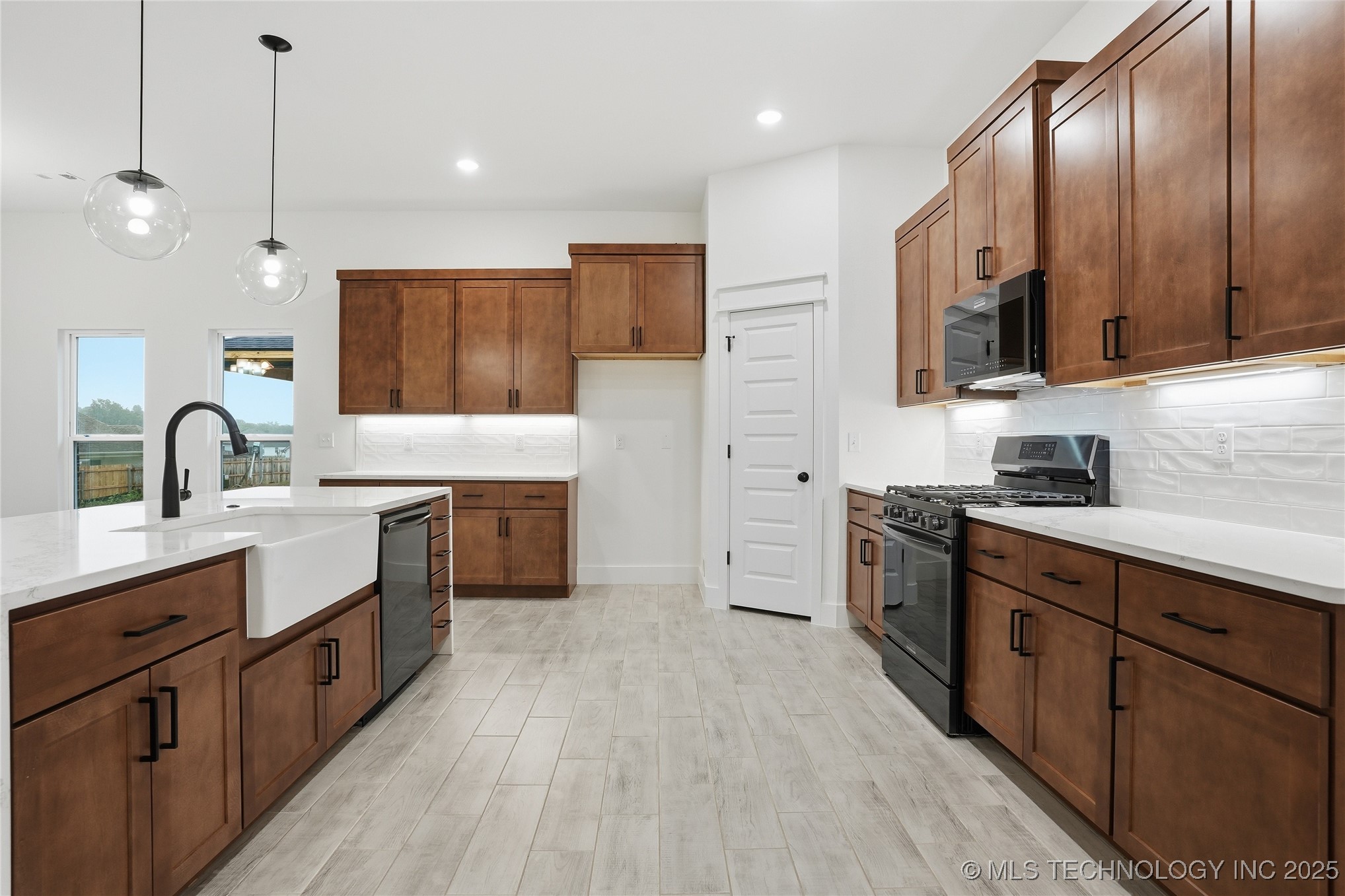 2069 E 130th Street S Property Photo 23