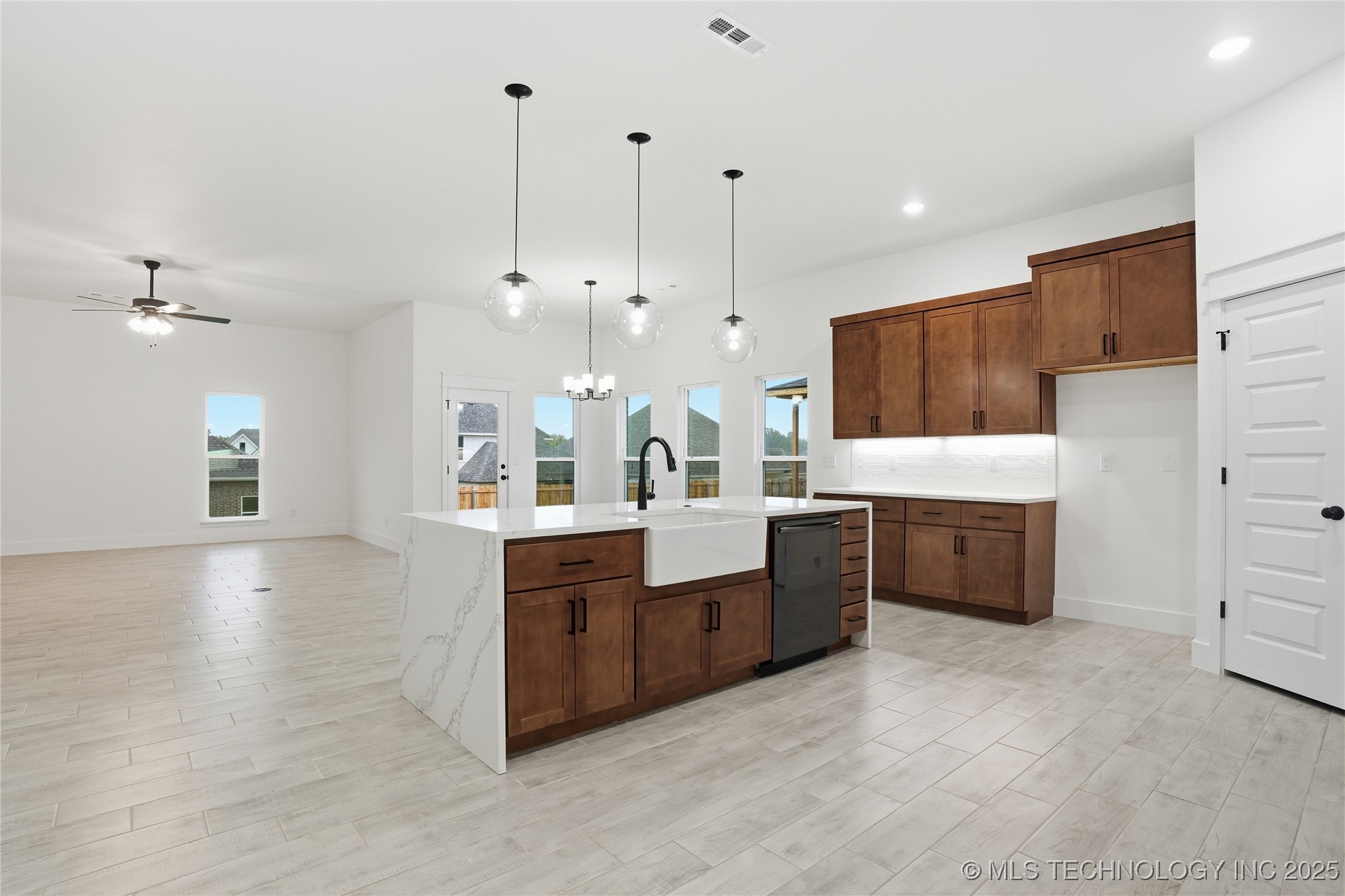 2069 E 130th Street S Property Photo 24