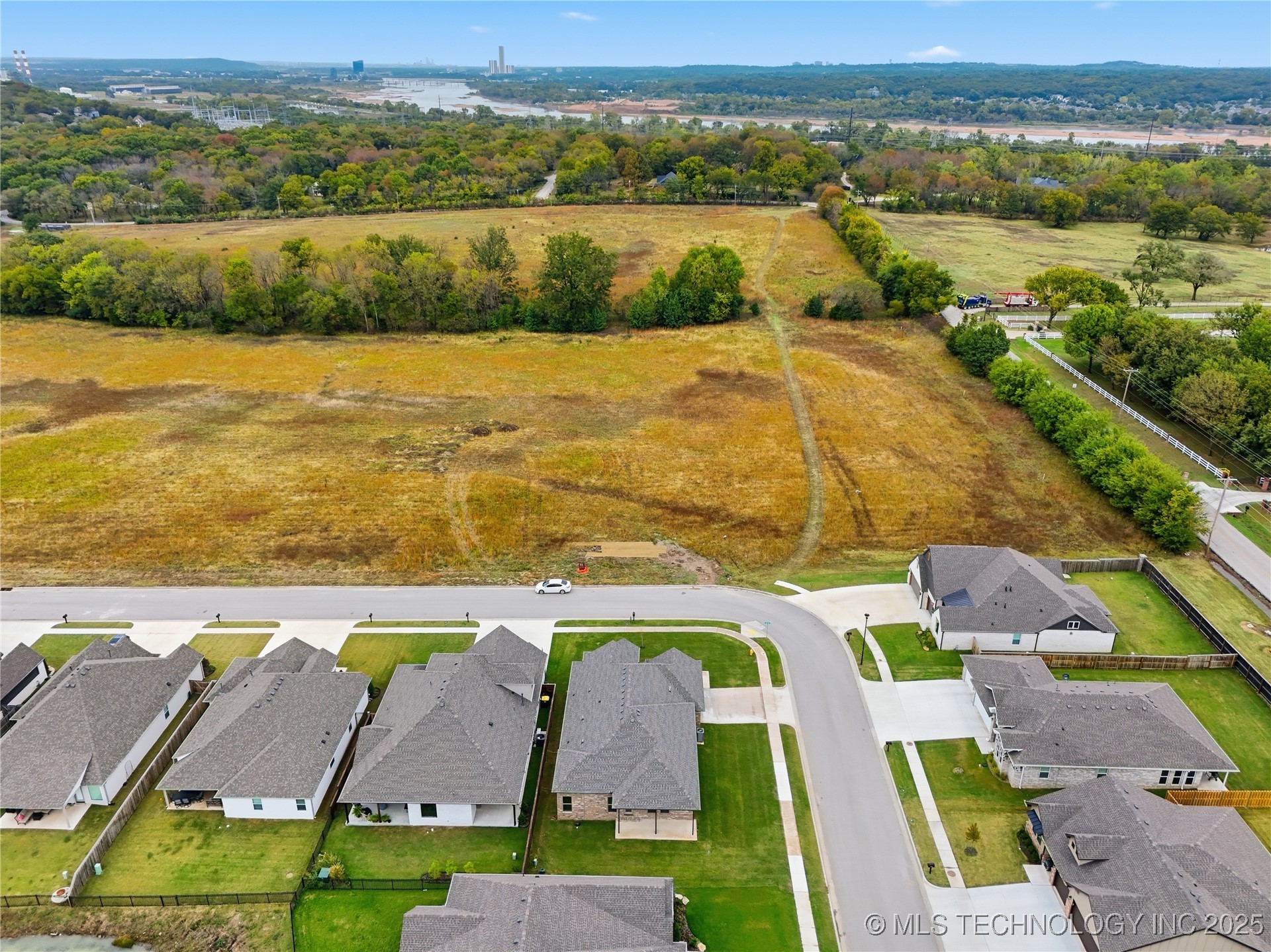 2124 E 128th Place S Property Photo 4