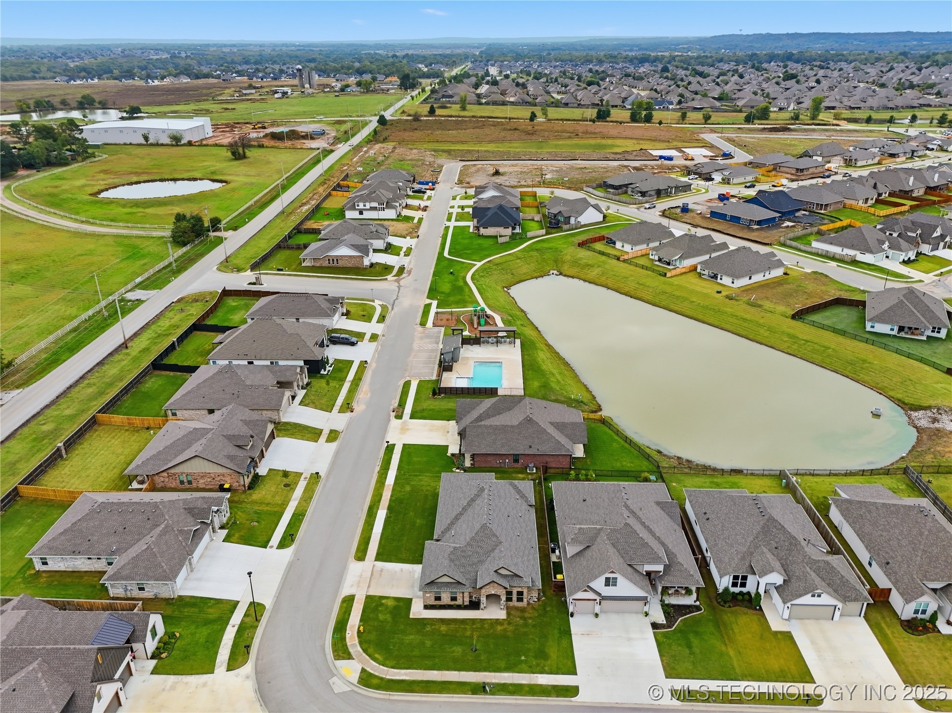 2124 E 128th Place S Property Photo 5