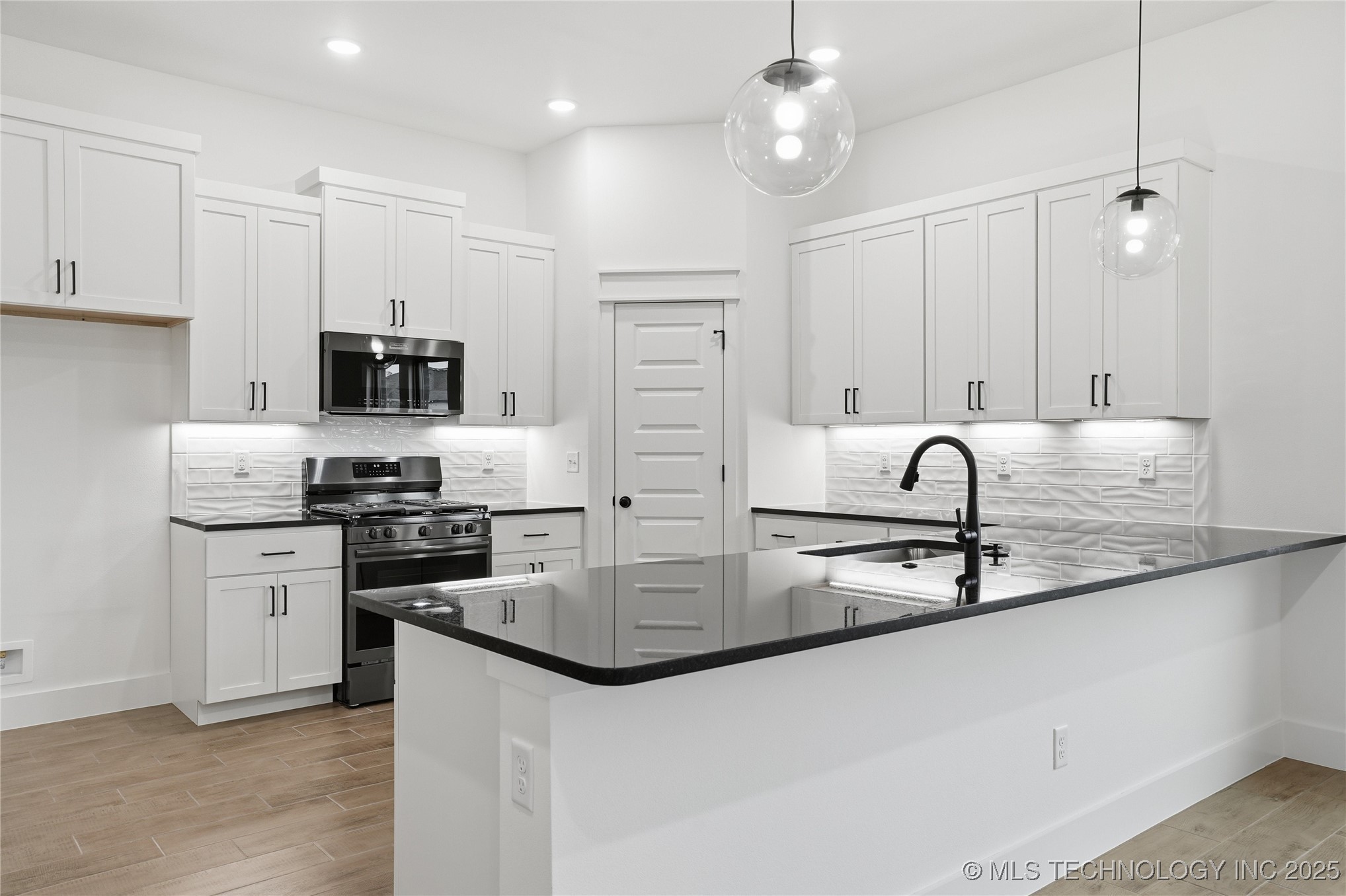 2124 E 128th Place S Property Photo 22