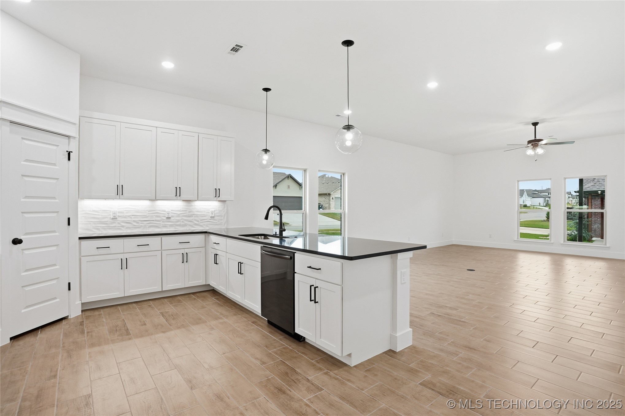 2124 E 128th Place S Property Photo 23