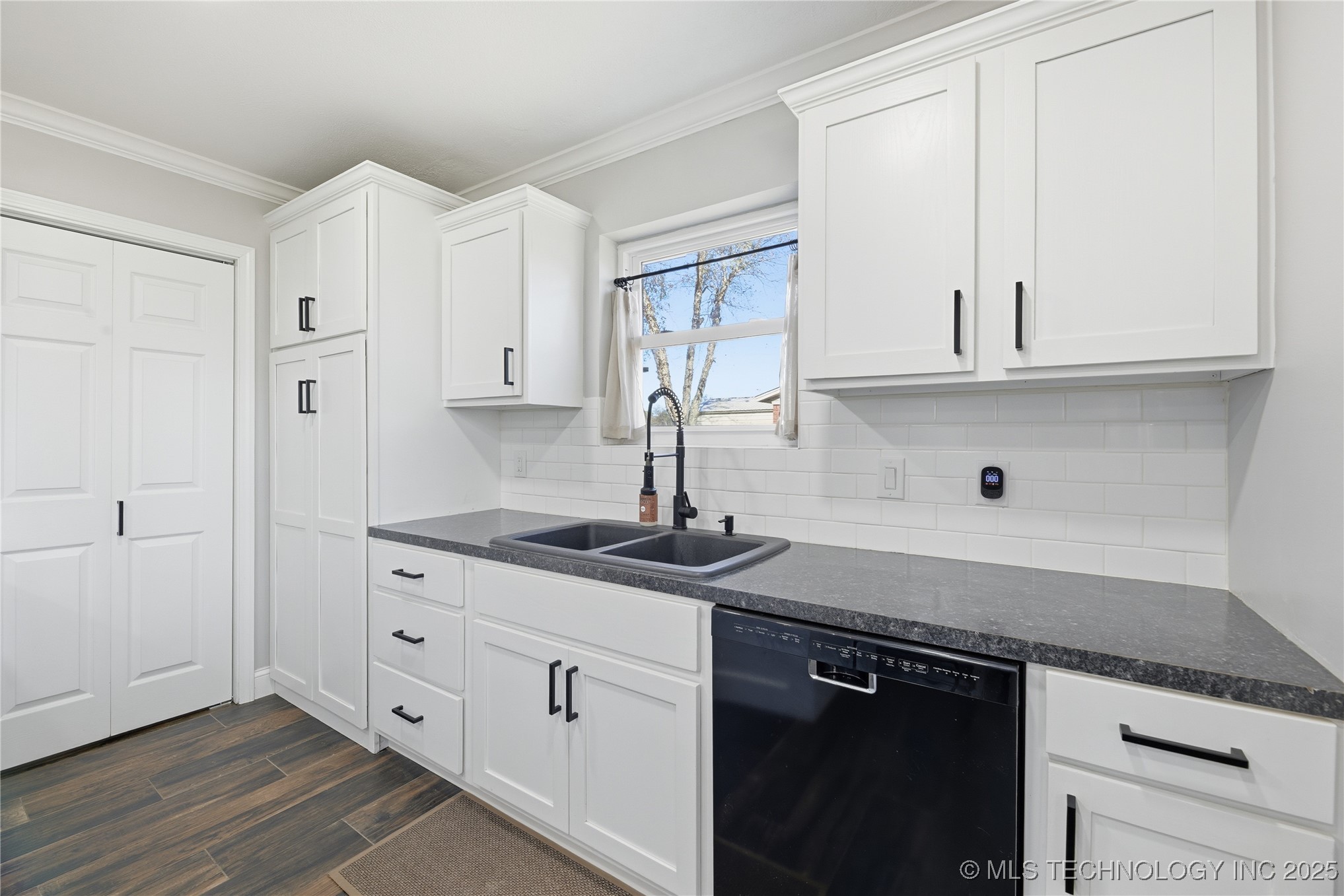 17215 S 91st East Avenue Property Photo 12