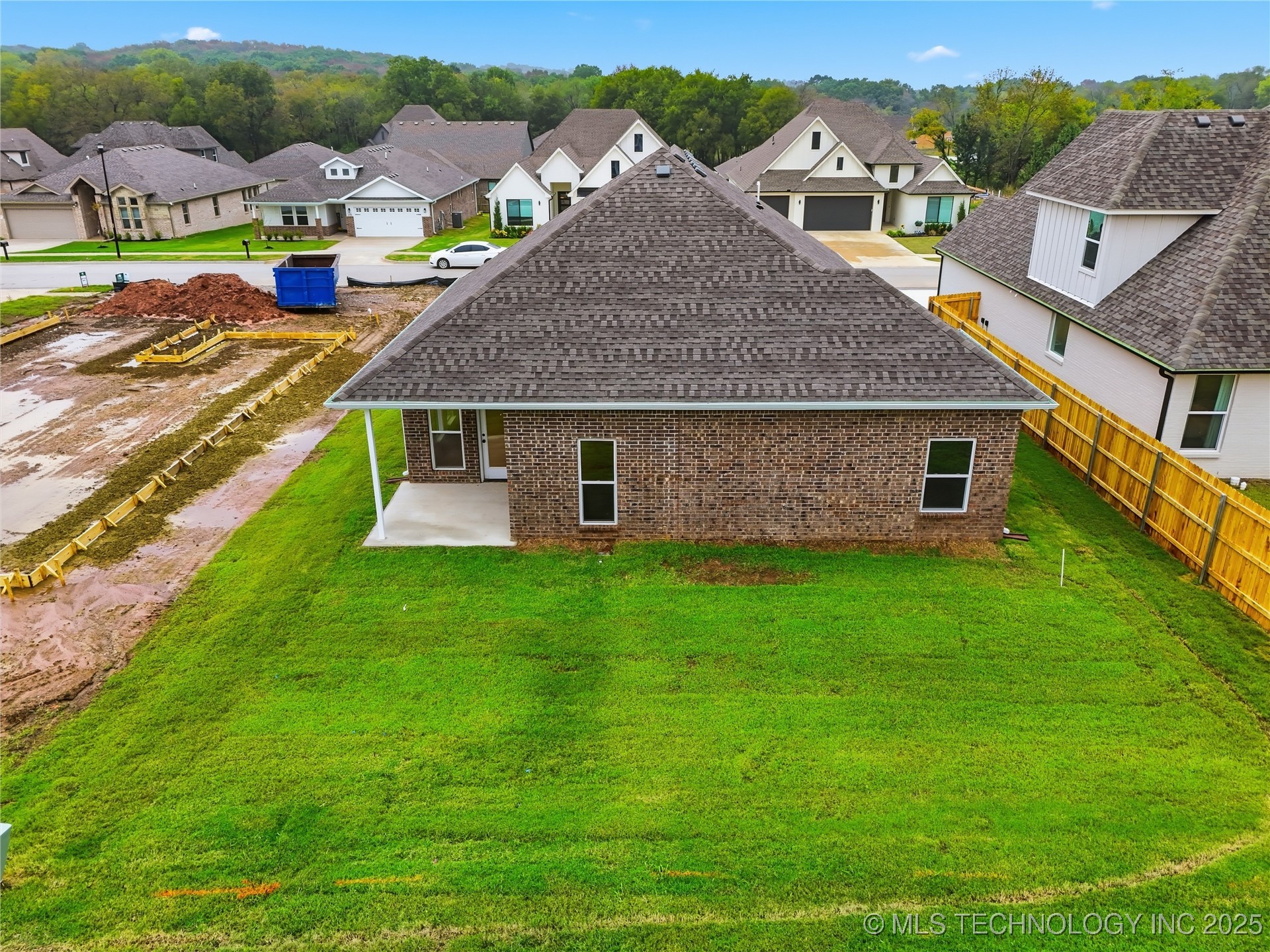 2068 E 129th Place S Property Photo 2