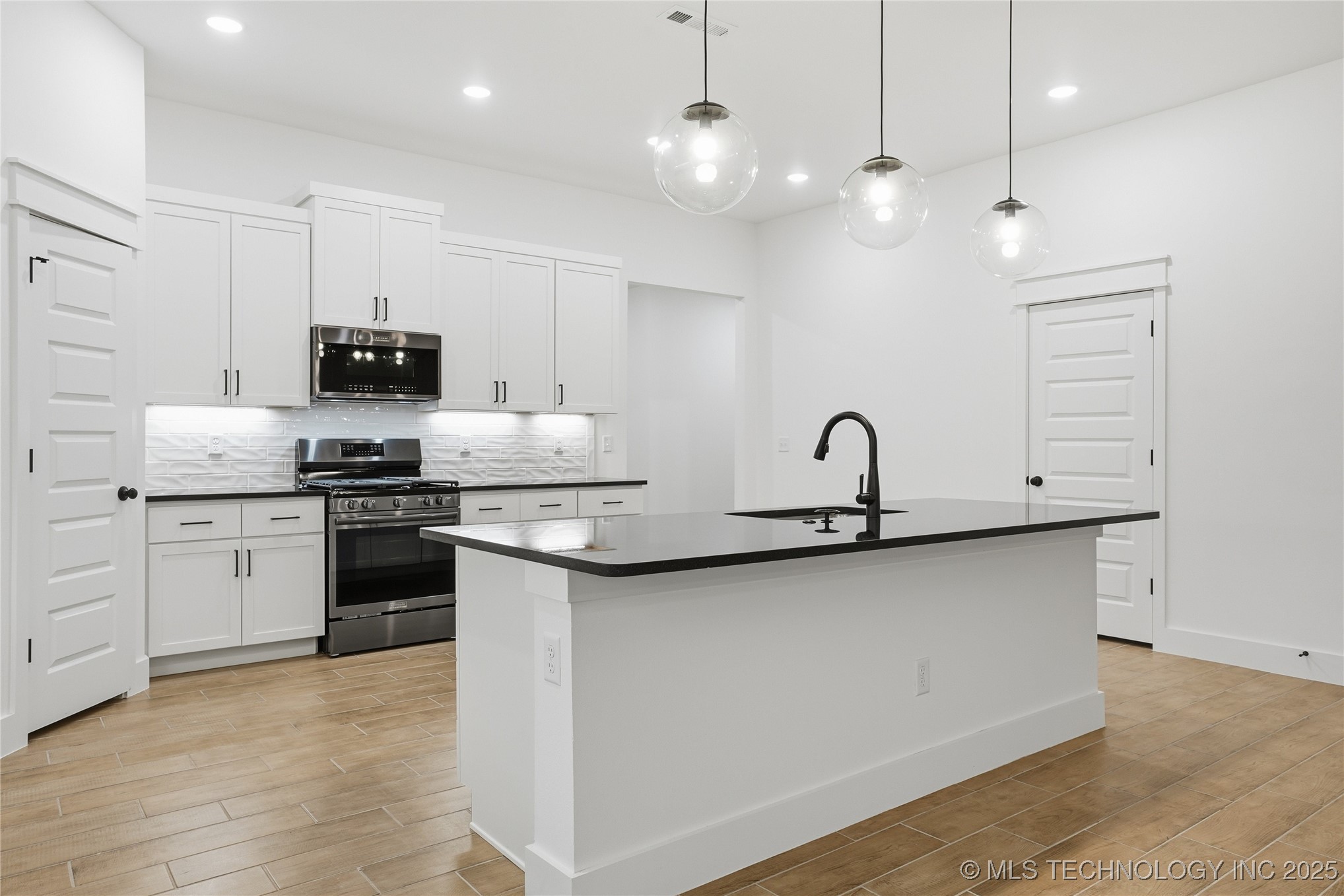 2068 E 129th Place S Property Photo 19